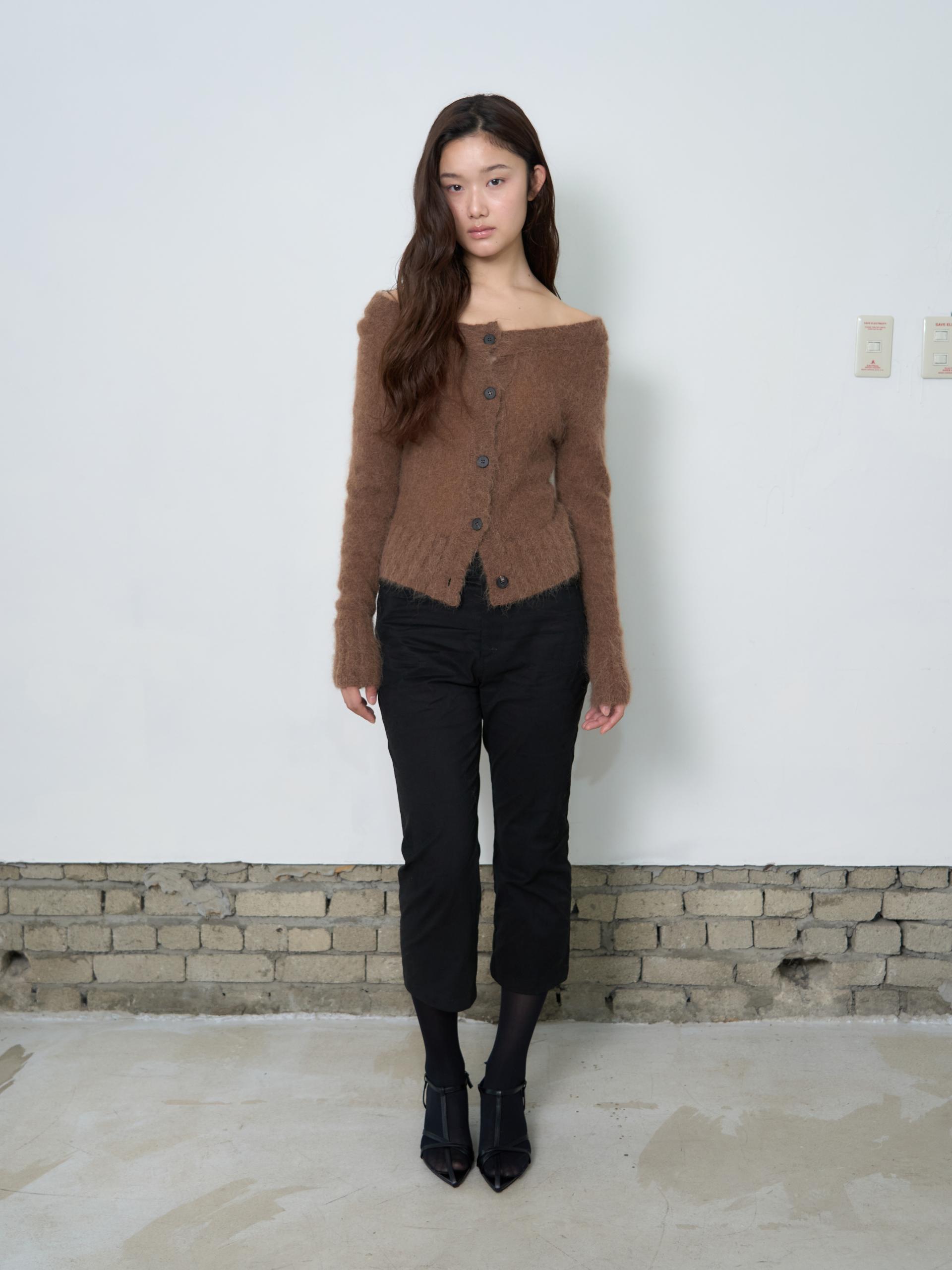 PEACHED CAPRI PANTS_BLACK
