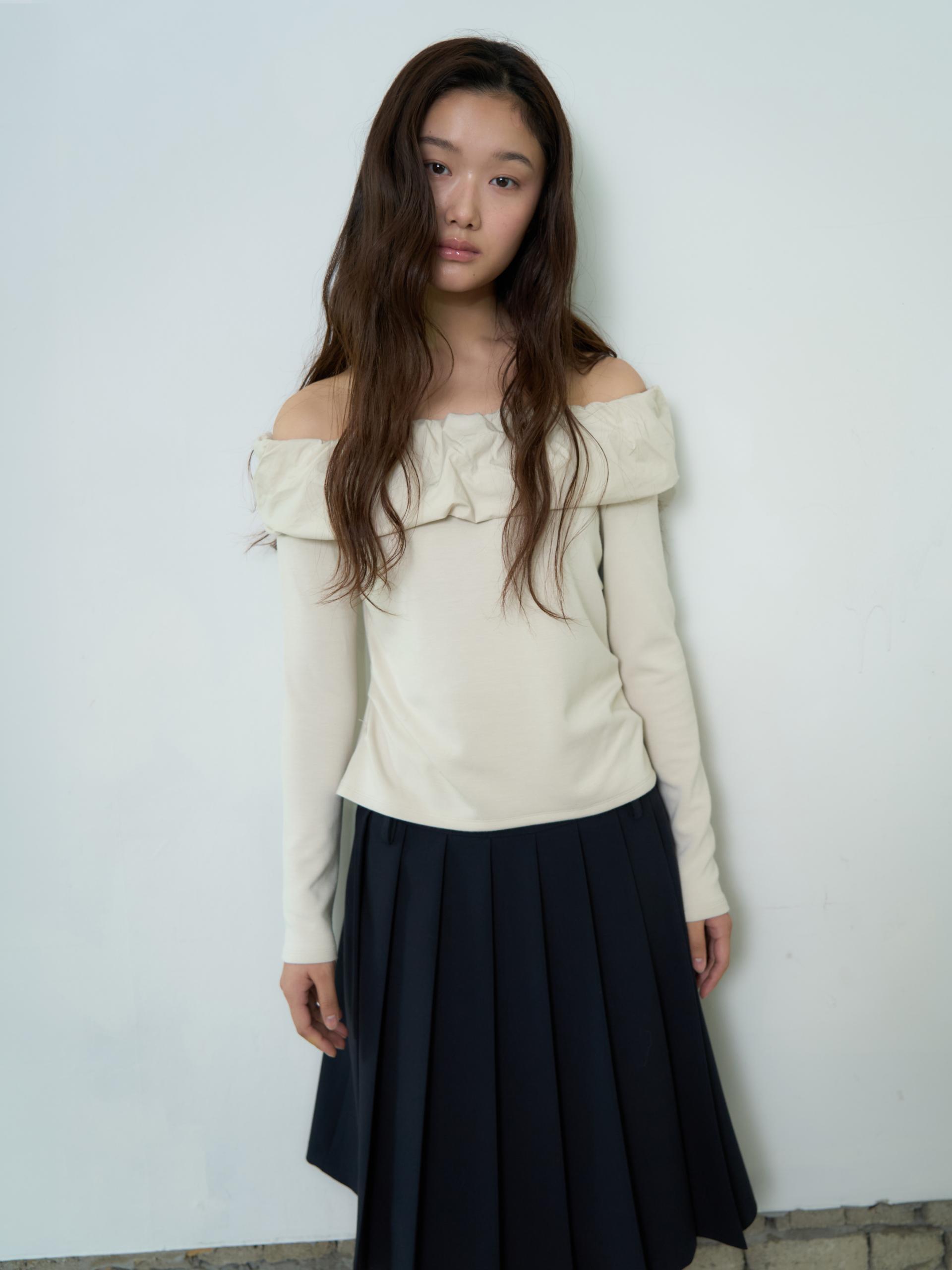 ROMANTIC OFF-SHOULDER SHIRRED TOP_BEIGE