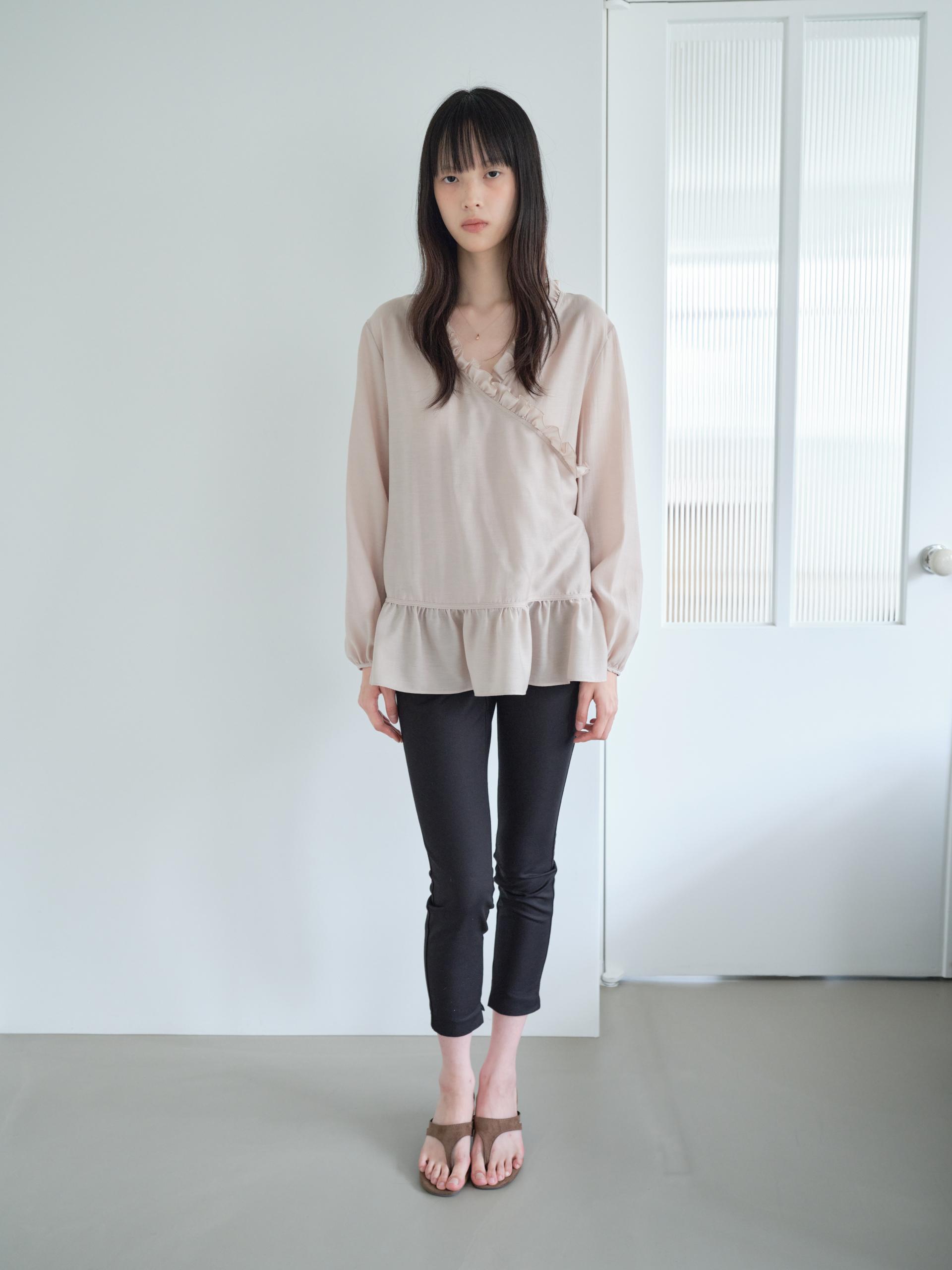 V-NECK RUFFLE WRAP BLOUSE_BEIGE