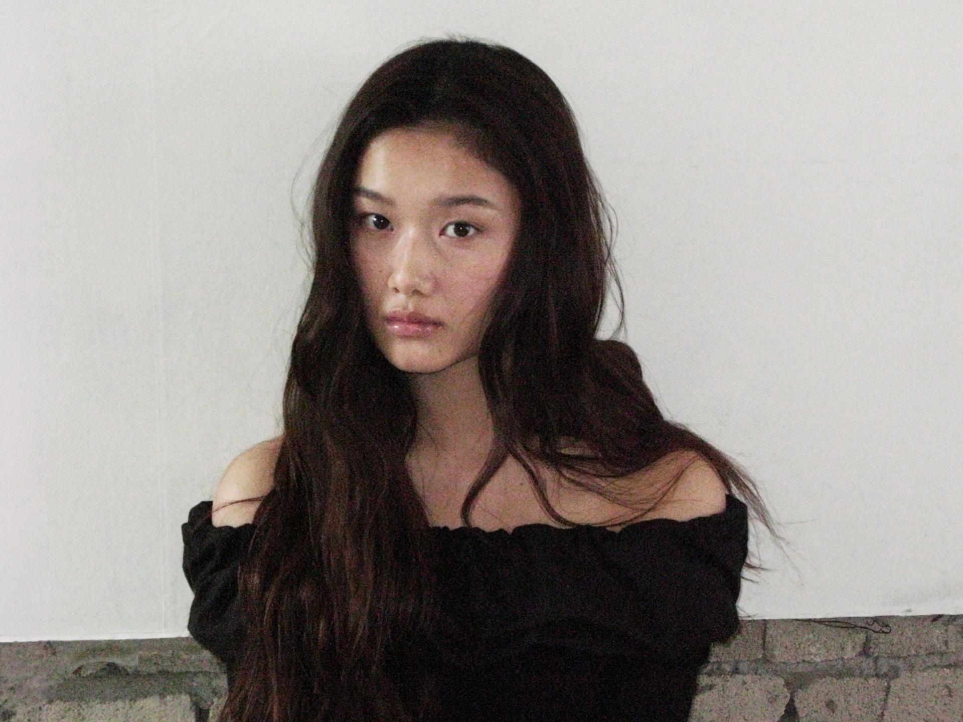 ROMANTIC OFF-SHOULDER SHIRRED TOP_BLACK