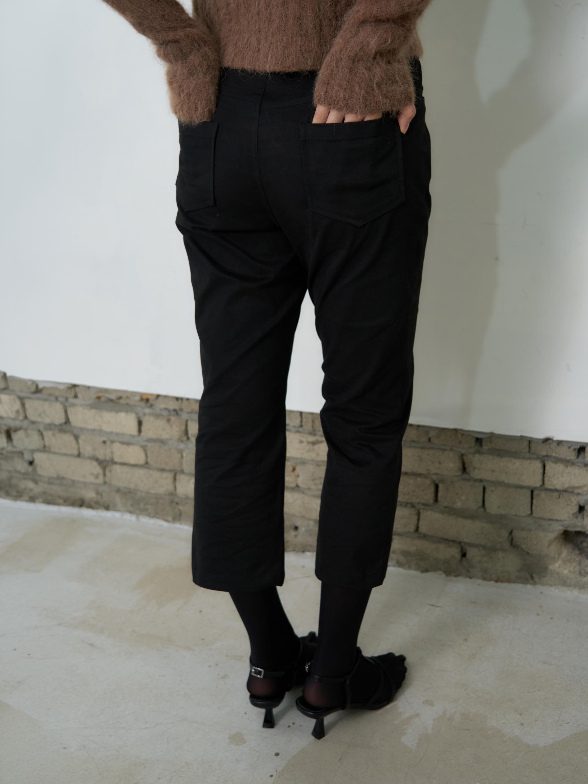 PEACHED CAPRI PANTS_BLACK