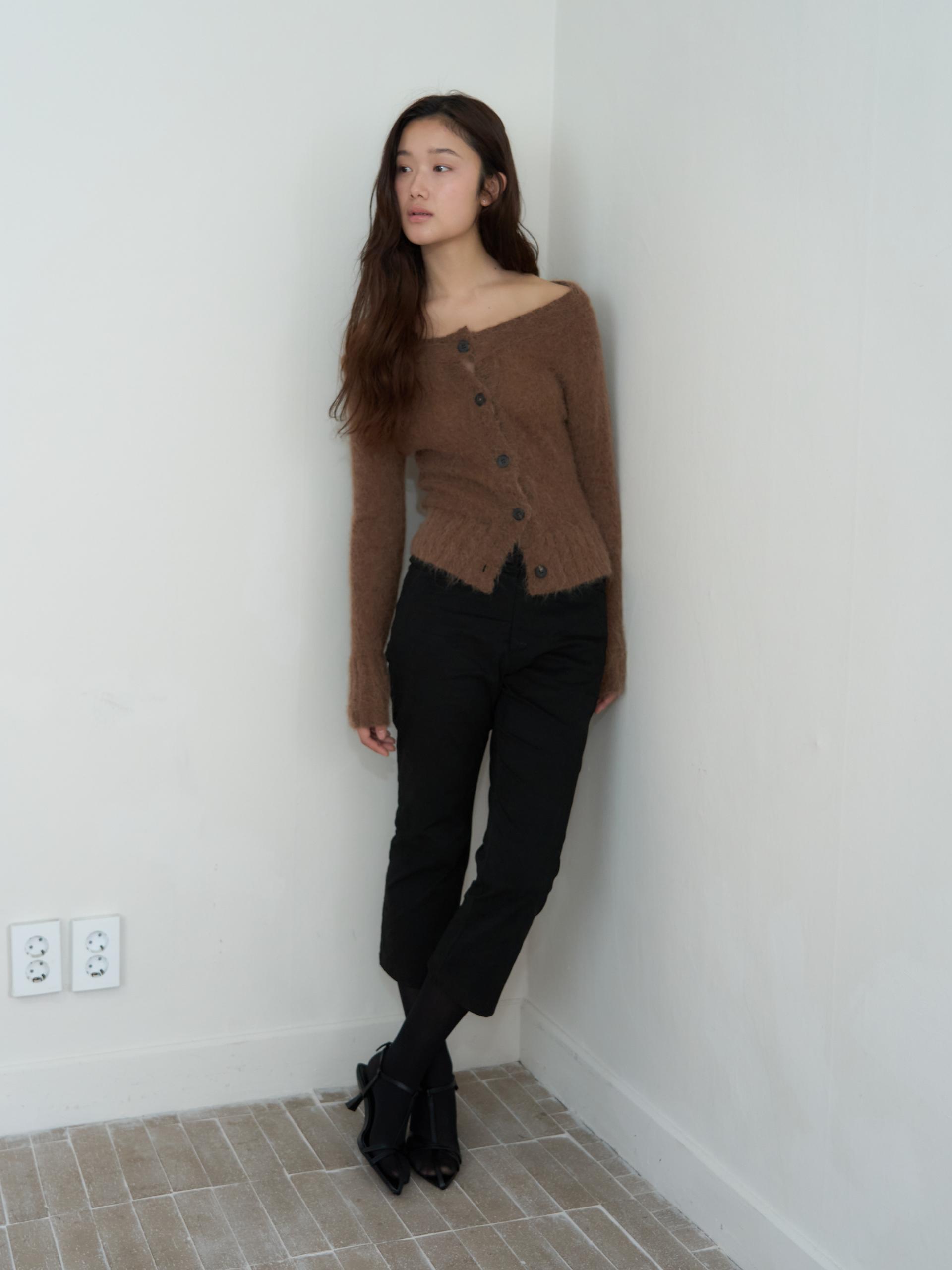 PEACHED CAPRI PANTS_BLACK