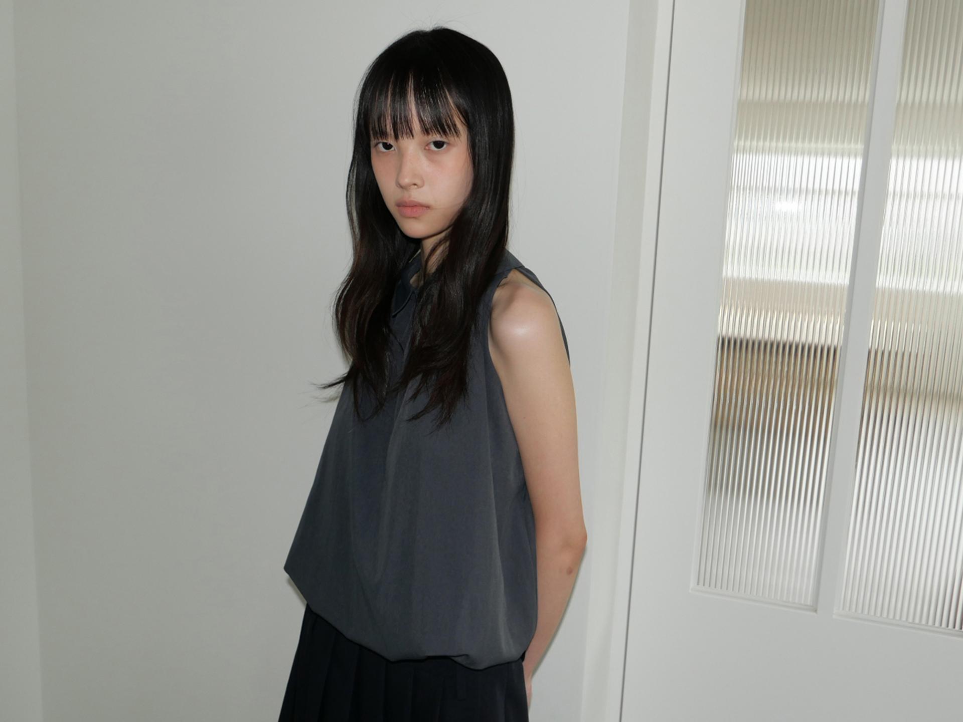 COLLARED HALTER TOP_CHARCOAL