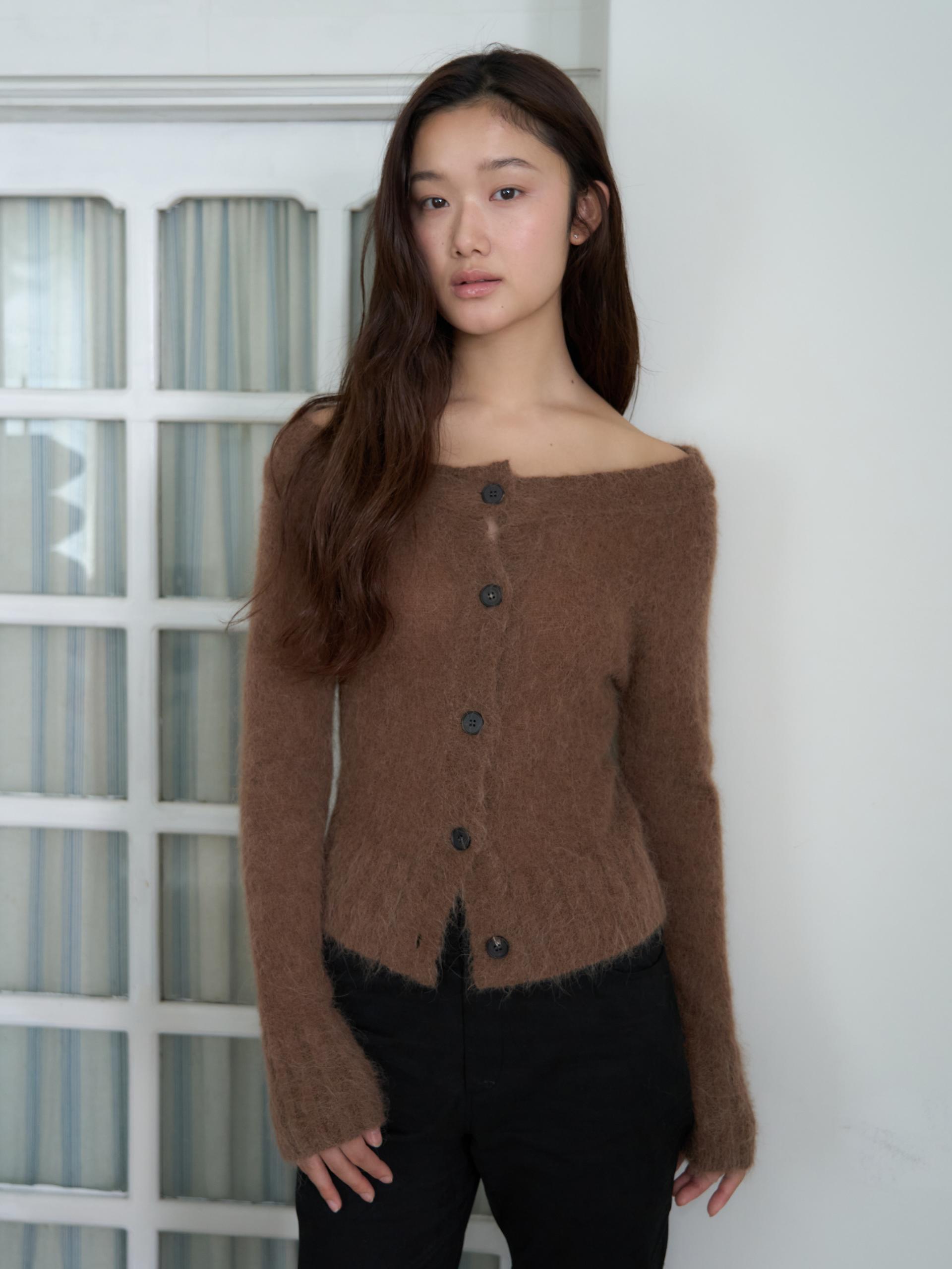 MERINO WOOL ALPACA OFF-SHOULDER CARDIGAN_BROWN