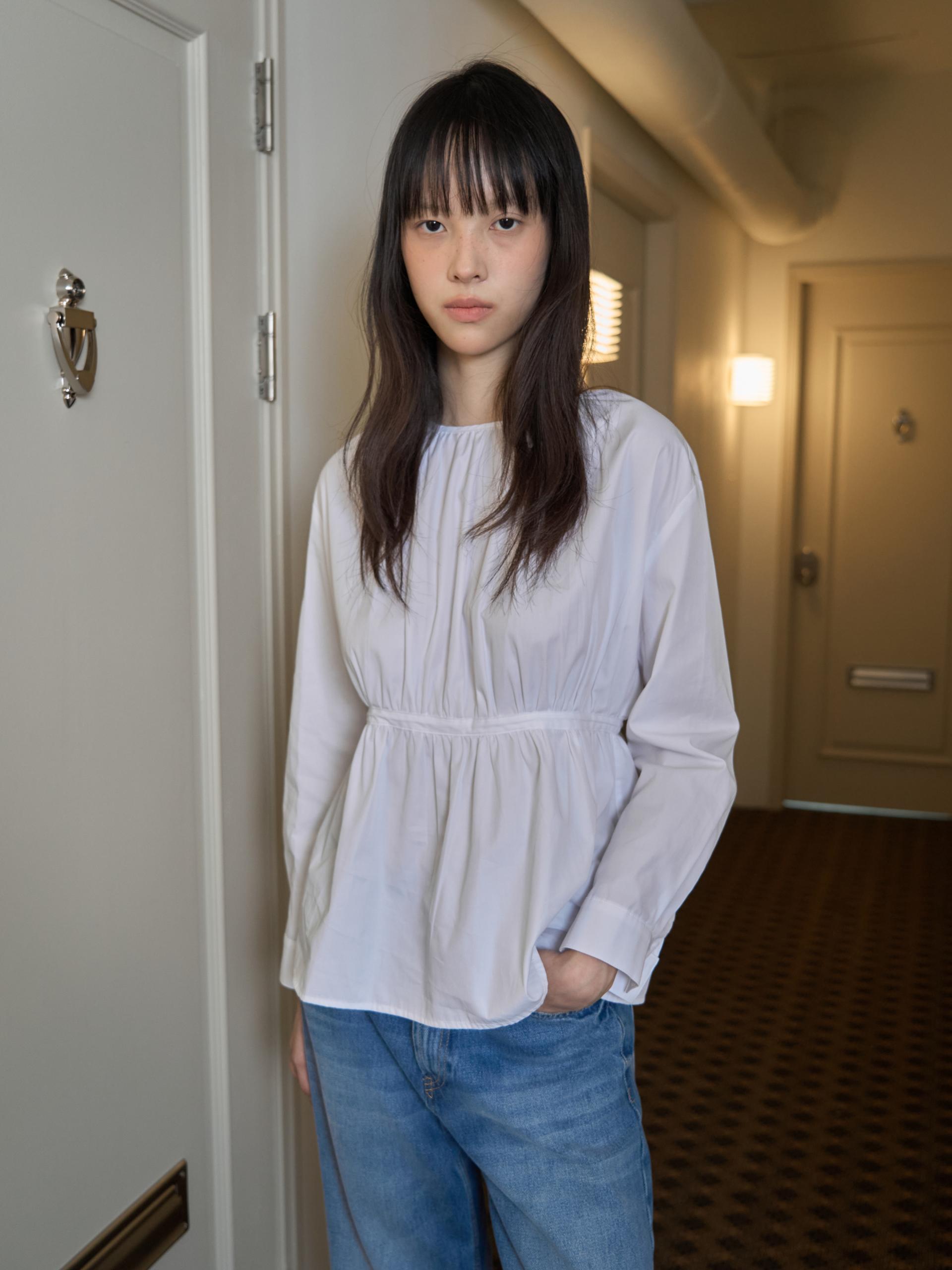 TAPE DETAIL SHIRRED BLOUSE_WHITE
