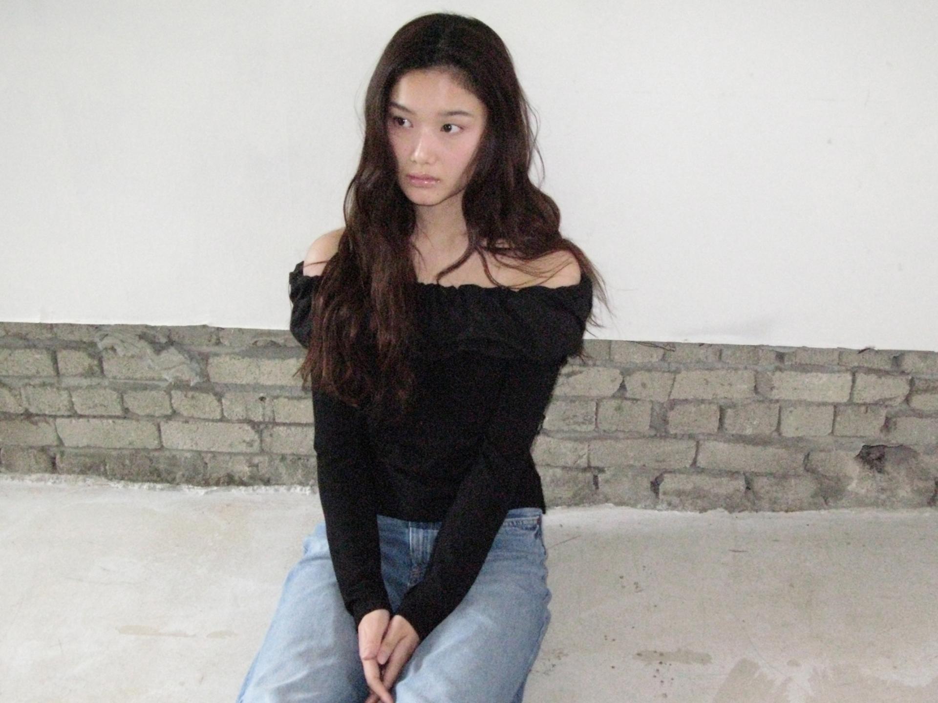 ROMANTIC OFF-SHOULDER SHIRRED TOP_BLACK