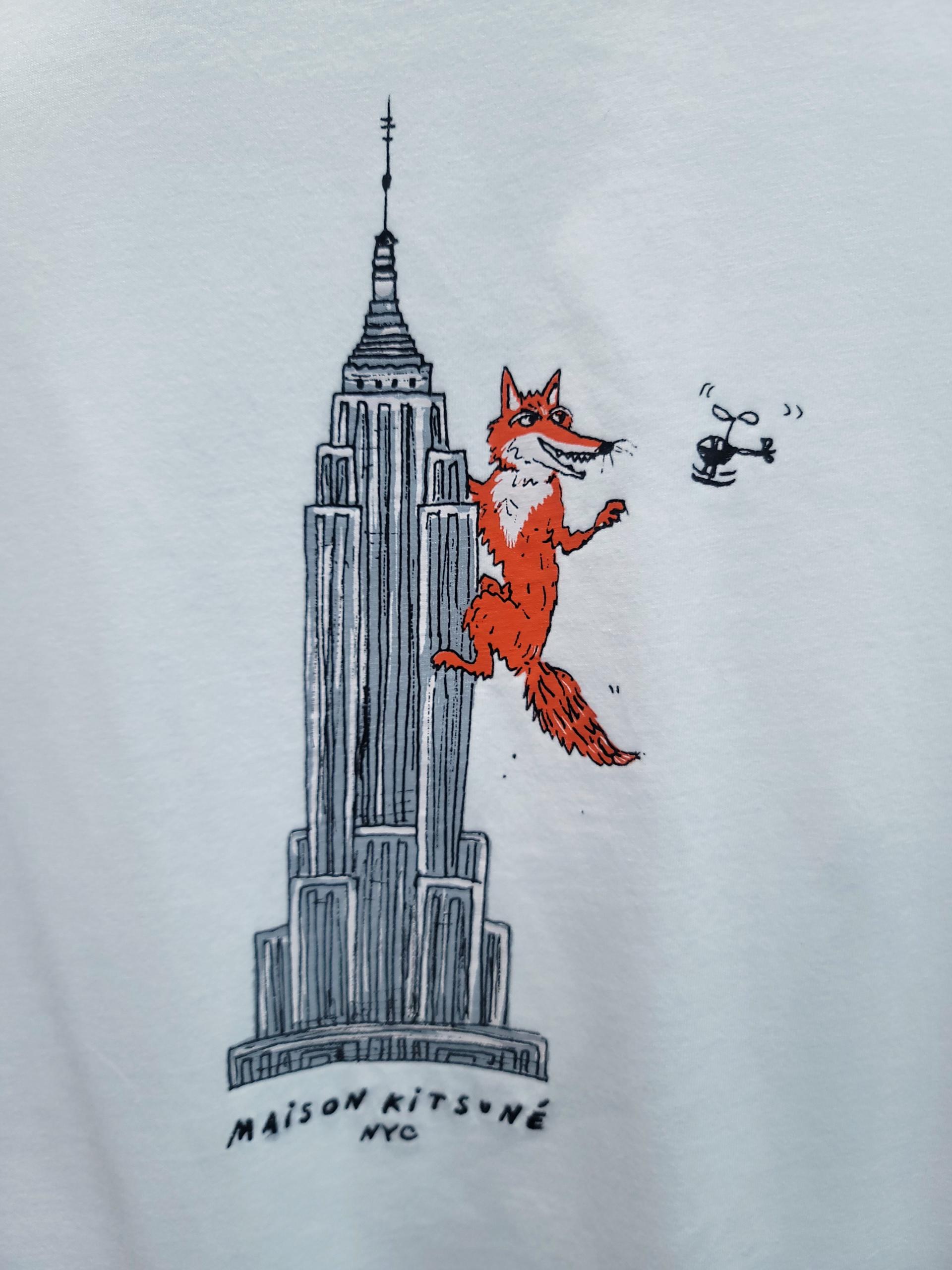 정품 메종키츠네 MAISON KITSUNE 반팔티 빌딩 여우 프린팅