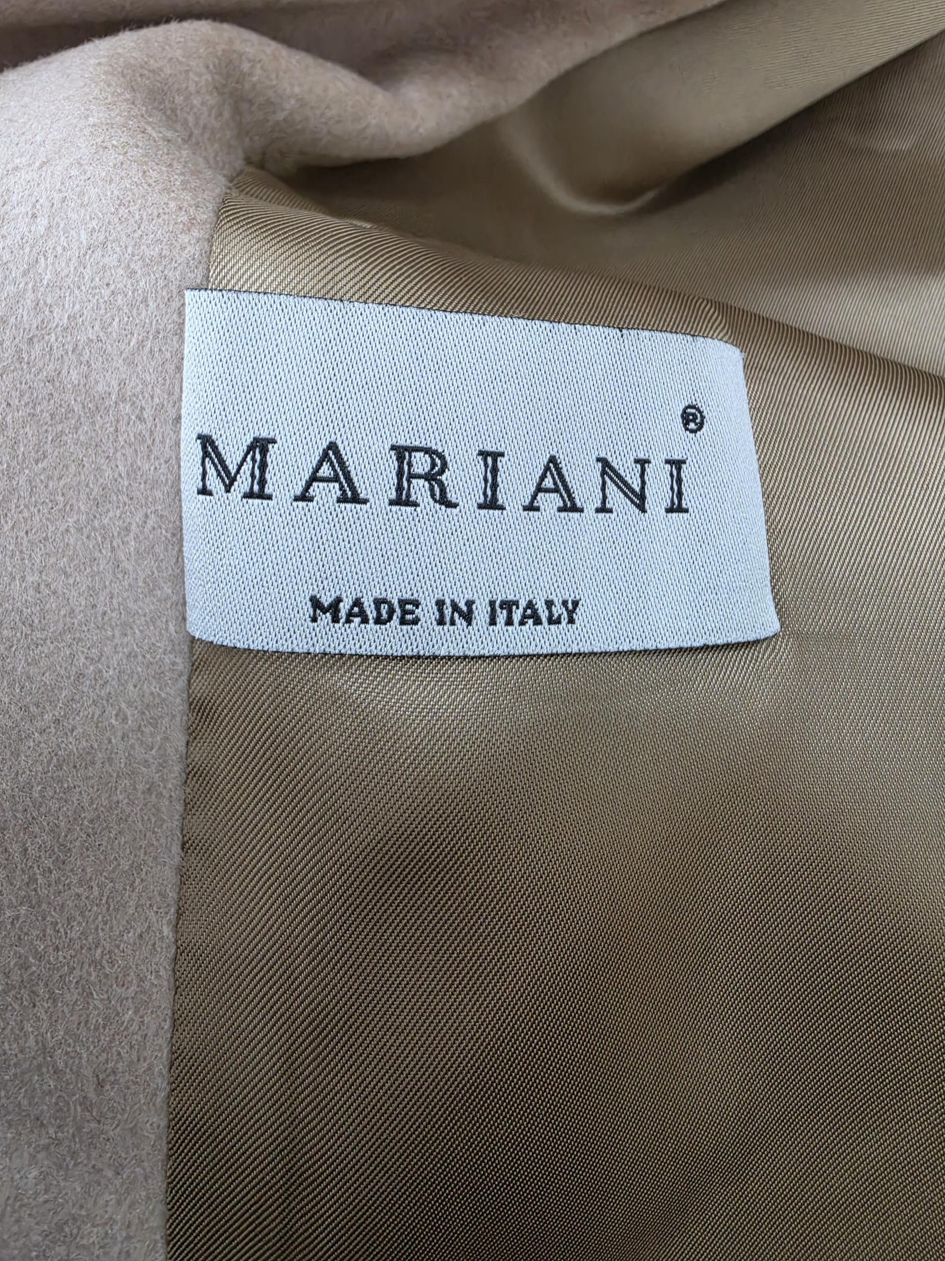 정품 이태리 마리아니 MARIANI 베이지색 코트