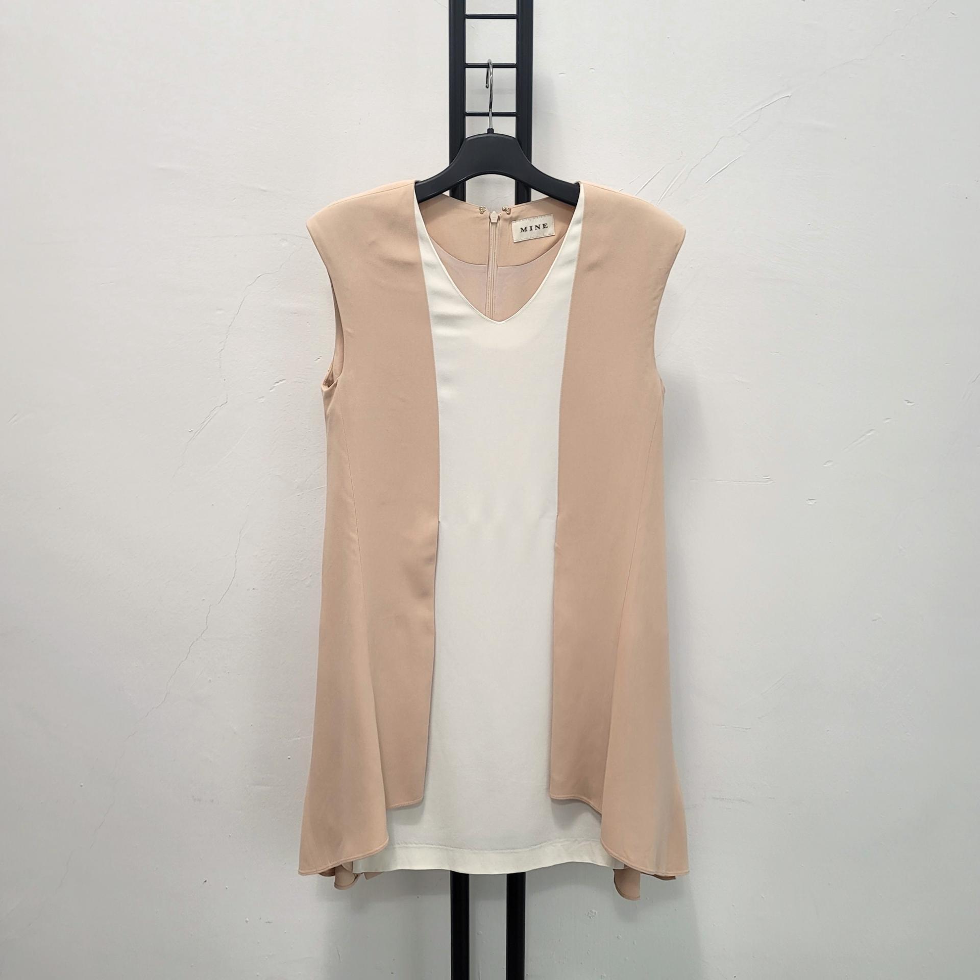 정품 마인 MINE 민소매 블라우스 베이지/화이트