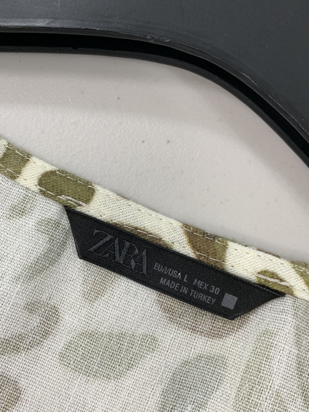 정품 자라 ZARA 페이즐리 패턴 브이넥 블라우스