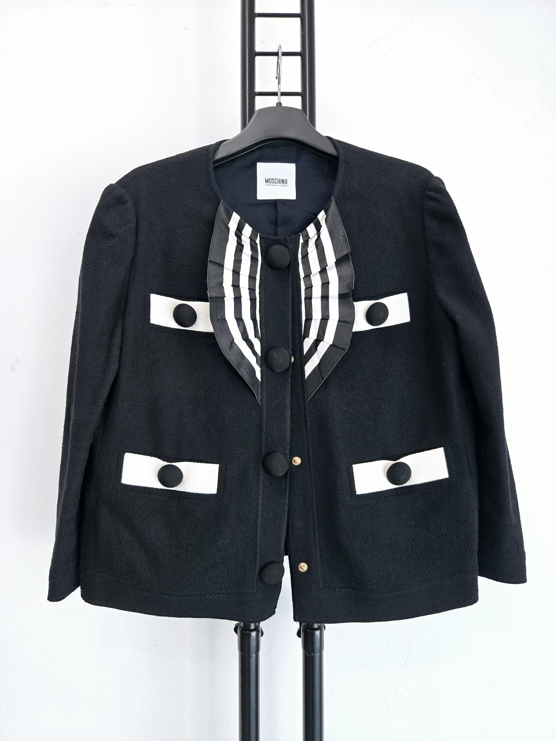 정품 모스키노 MOSCHINO 블랙 화이트 배색 가디건