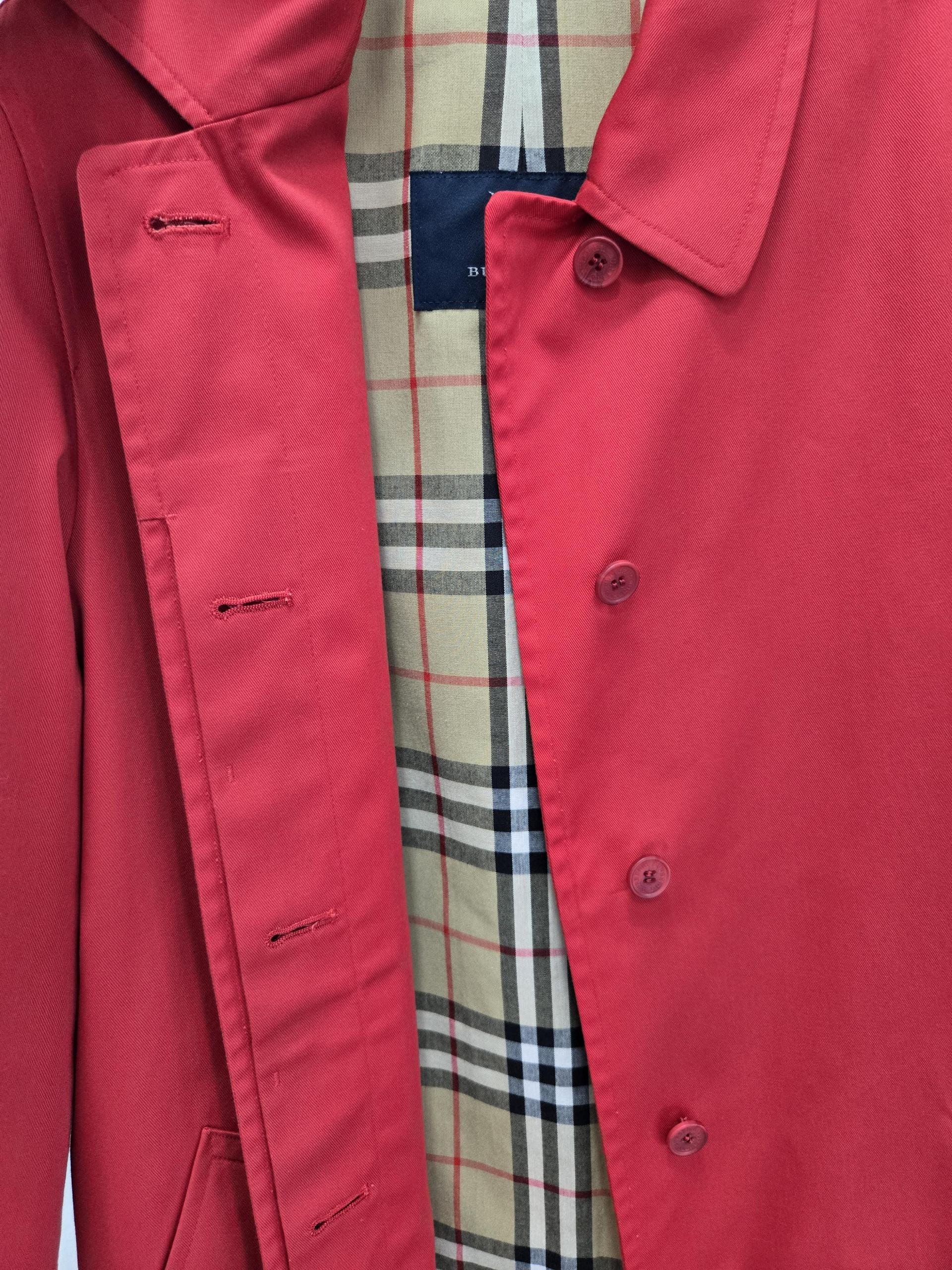정품 버버리 BURBERRY 레드 트렌치 코트
