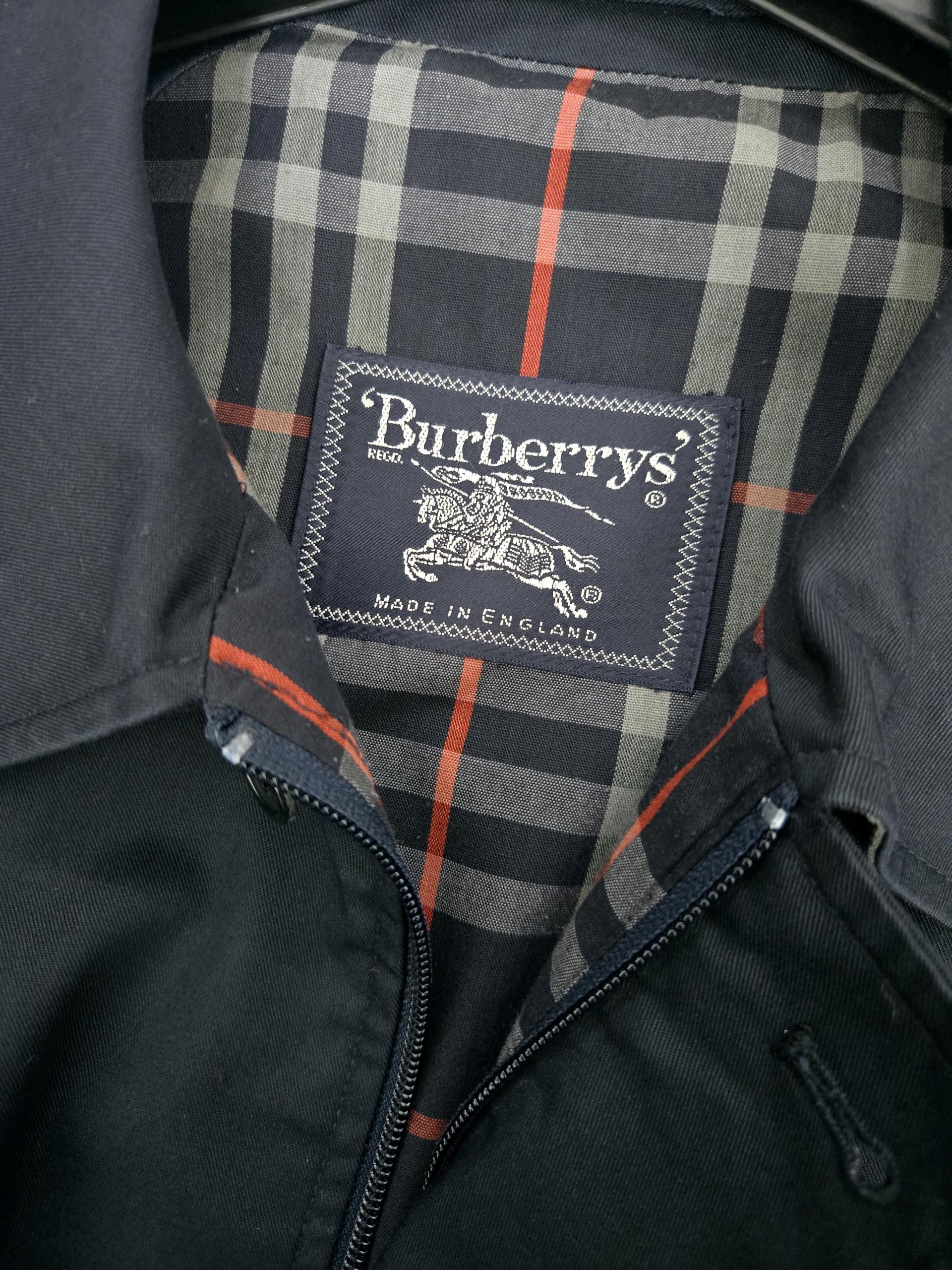 정품 버버리 BURBERRYS 네이비 남성점퍼