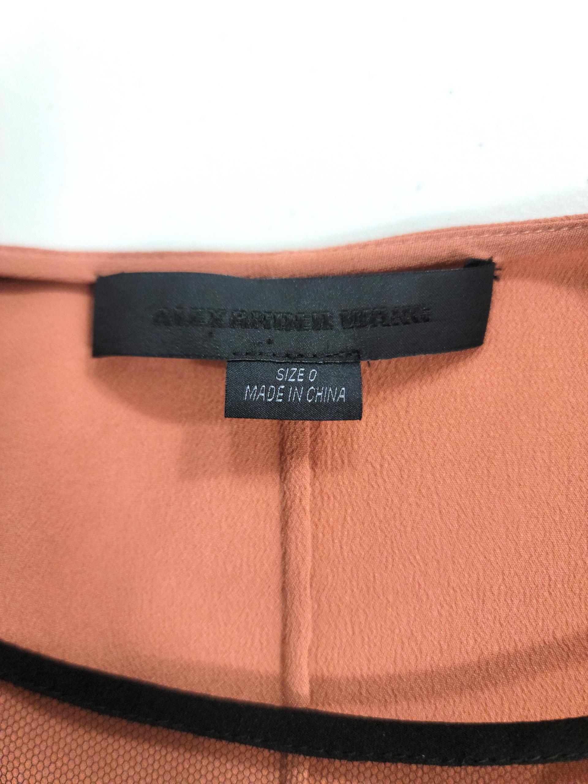 정품 알렉산더왕 카멜 브이넥 랩 블라우스