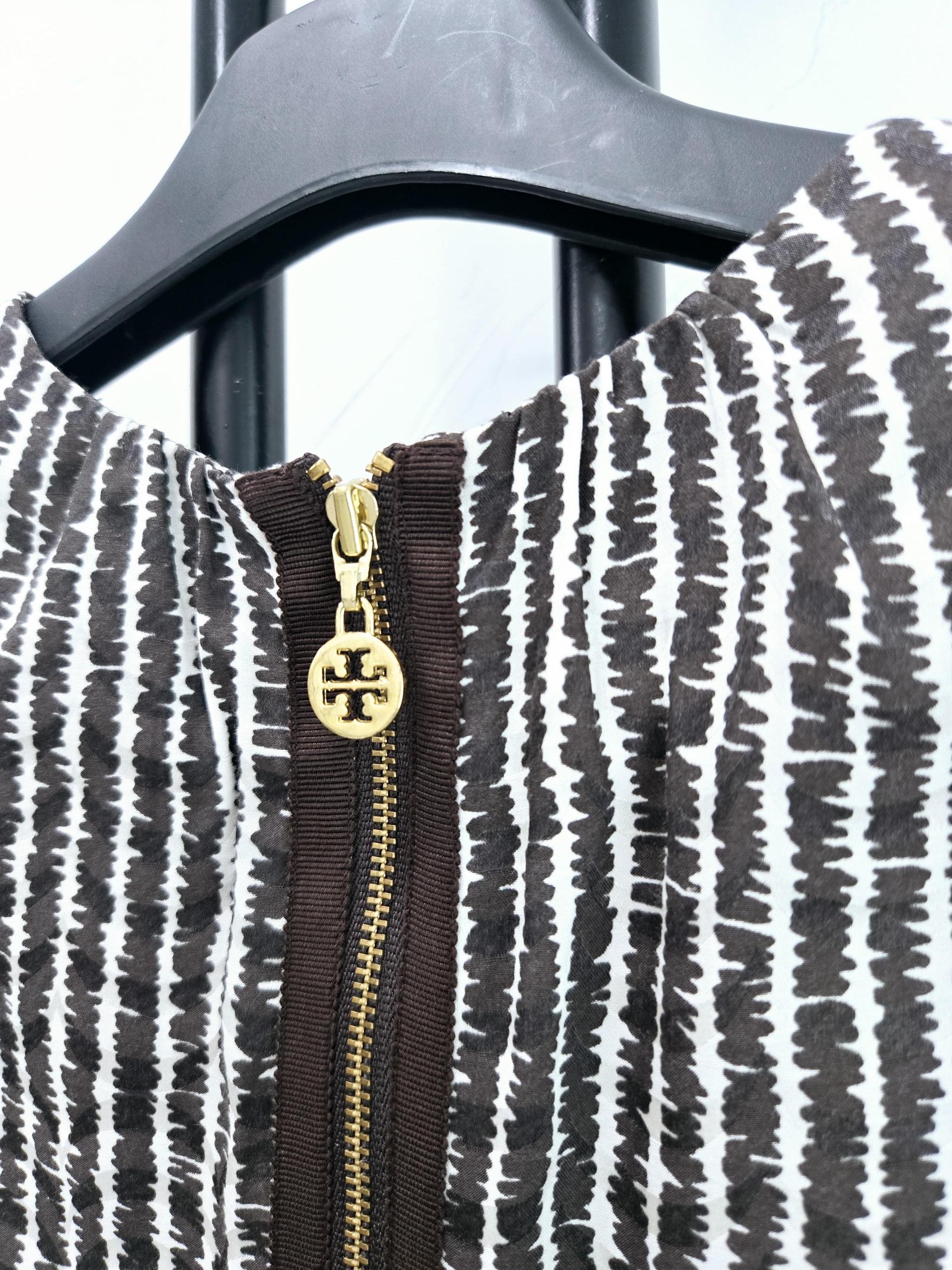 정품 토리버치 TORY BURCH 스트라이프 민소매 블라우스