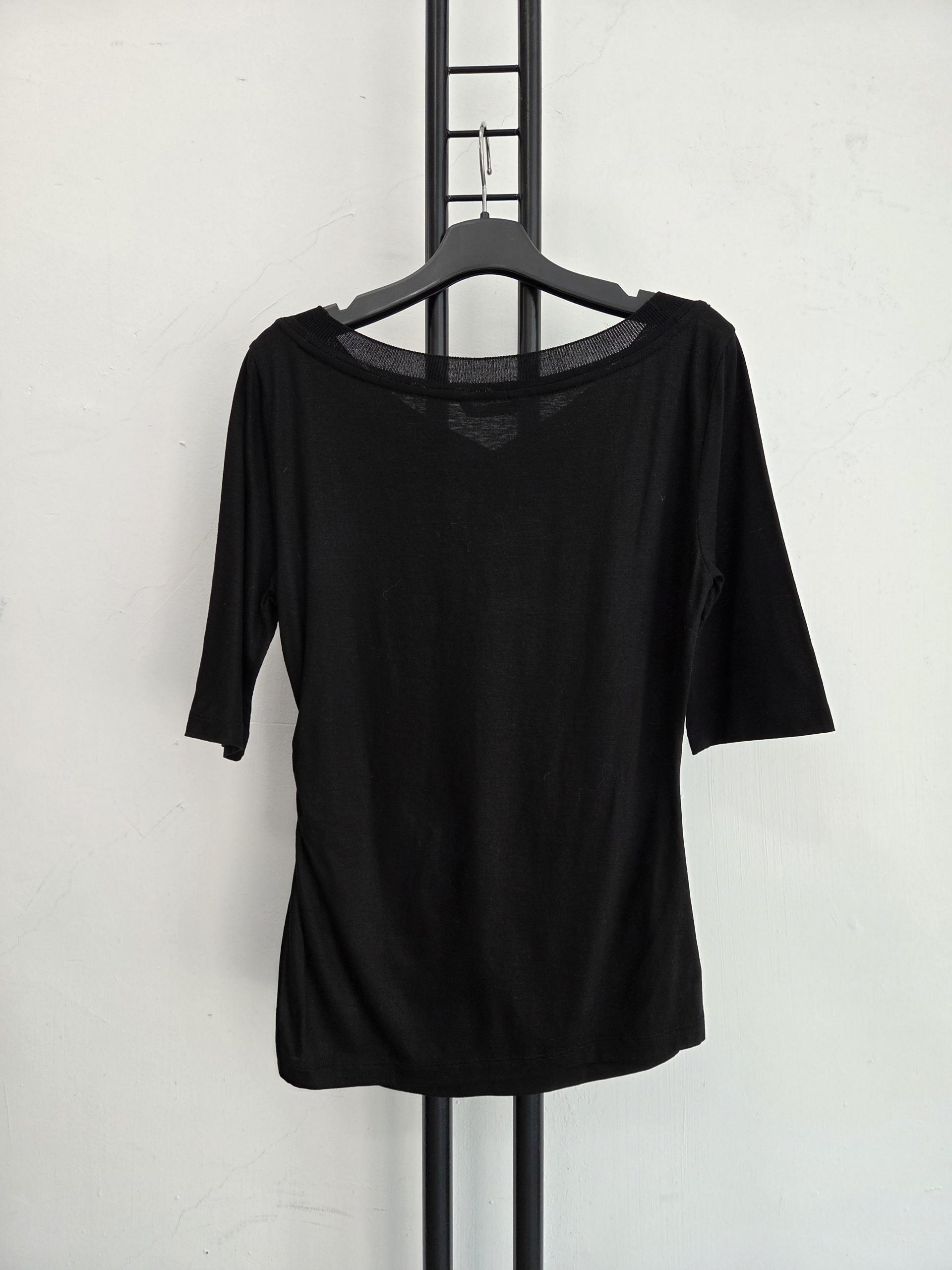 정품 시슬리 SISLEY 블랙 브이넥 티셔츠