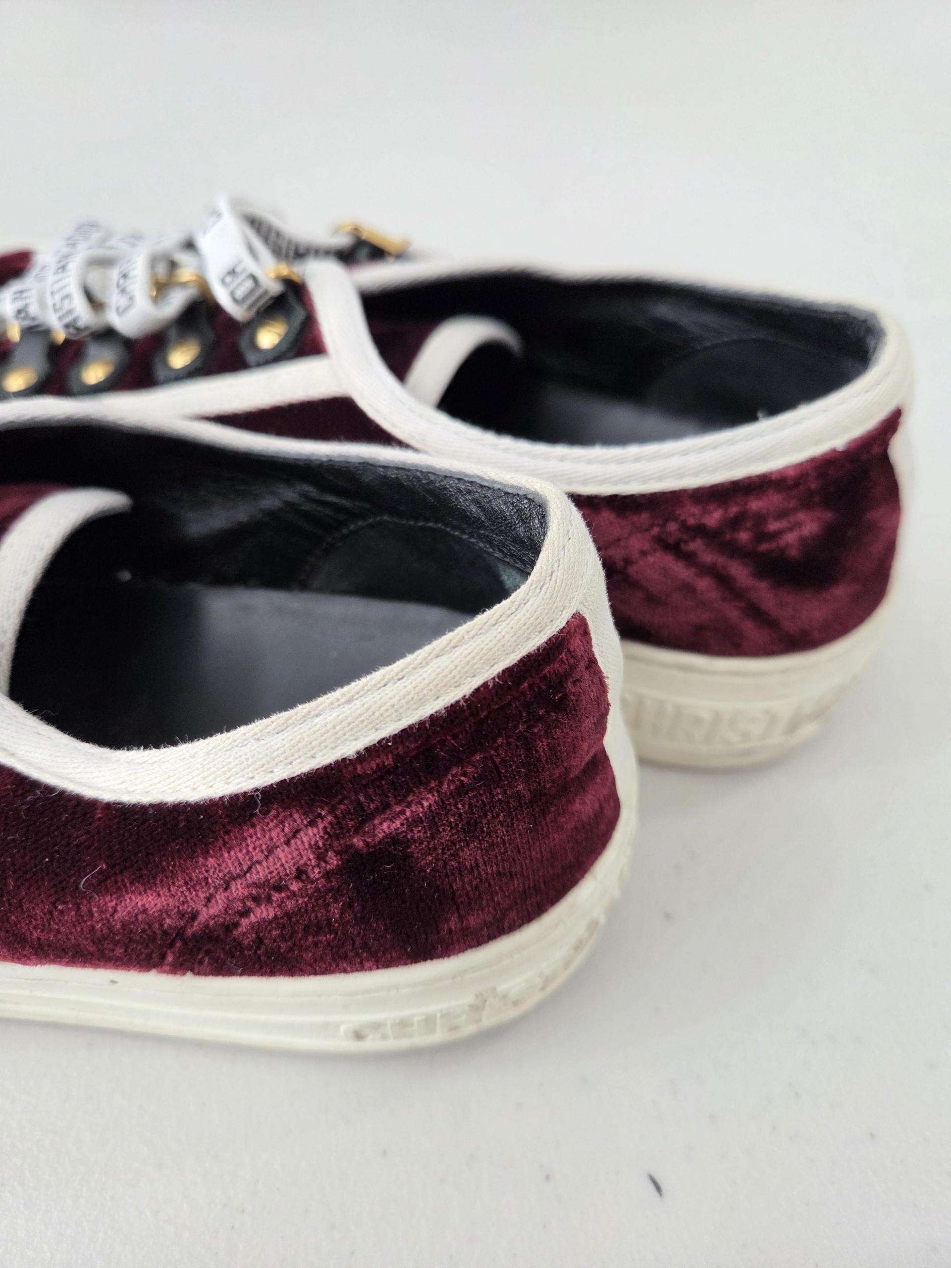 정품 디올 DIOR 벨벳 스니커즈 버건디