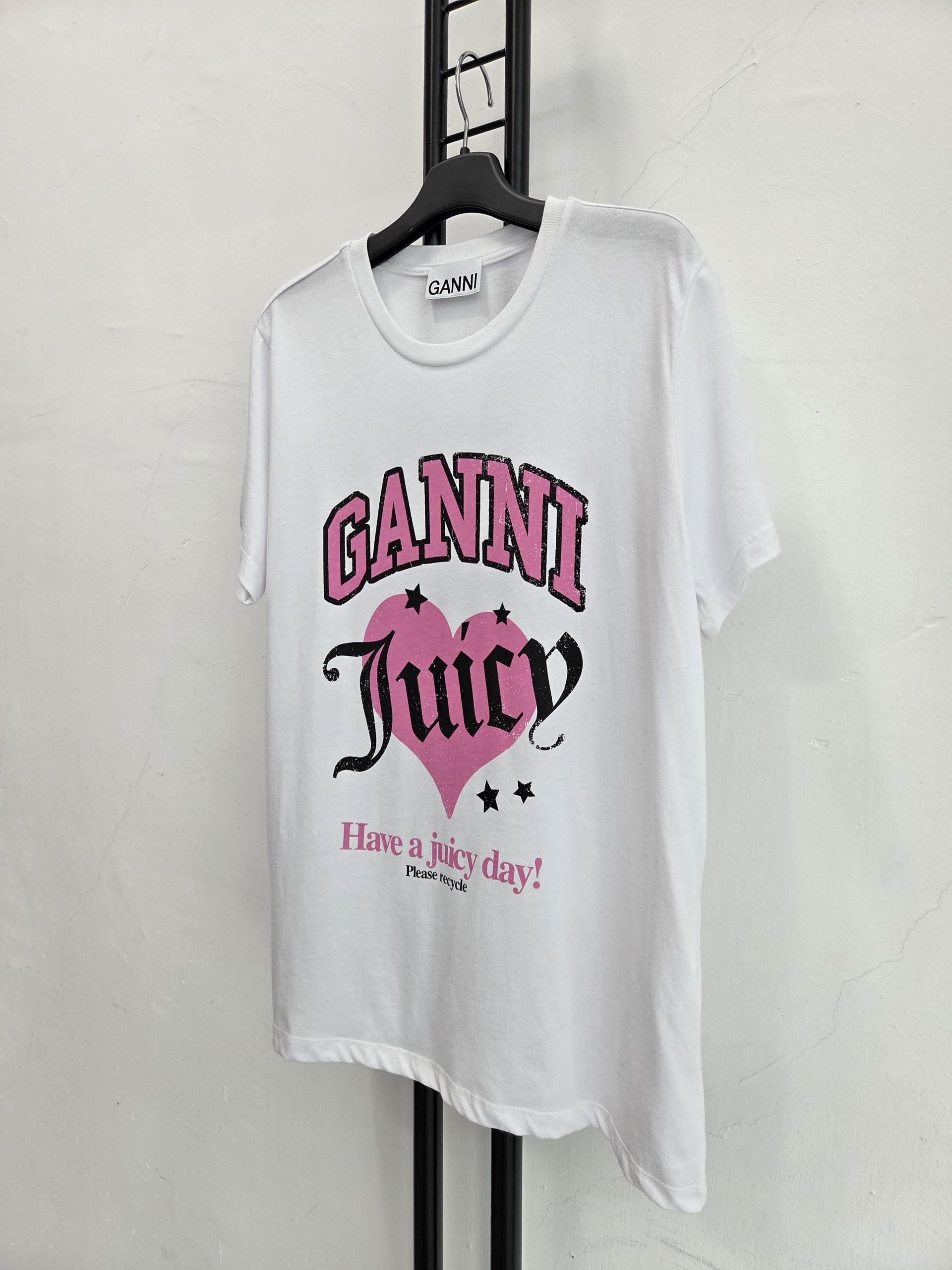 정품 가니 GANNI 하트 반팔 티셔츠
