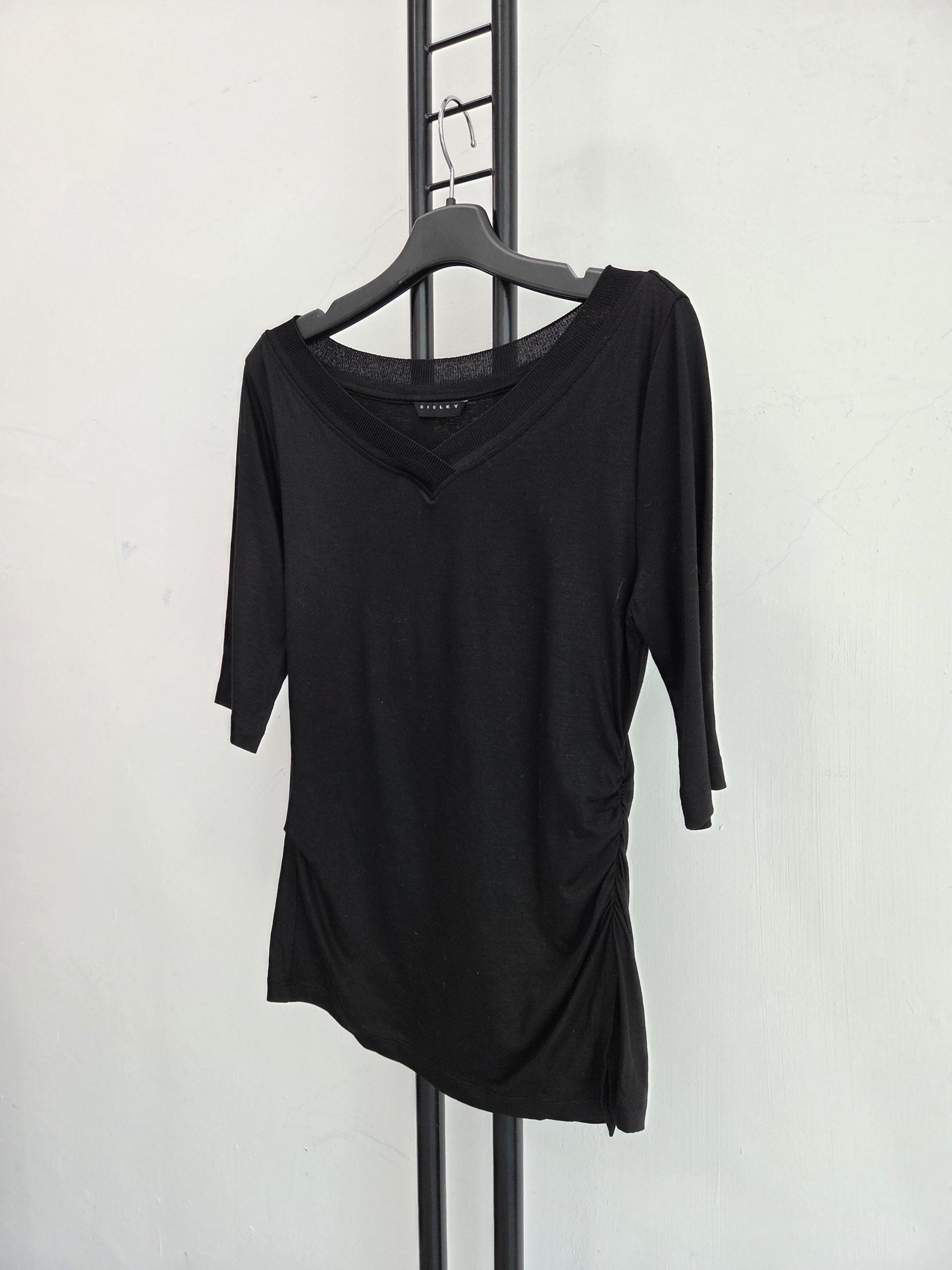 정품 시슬리 SISLEY 블랙 브이넥 티셔츠