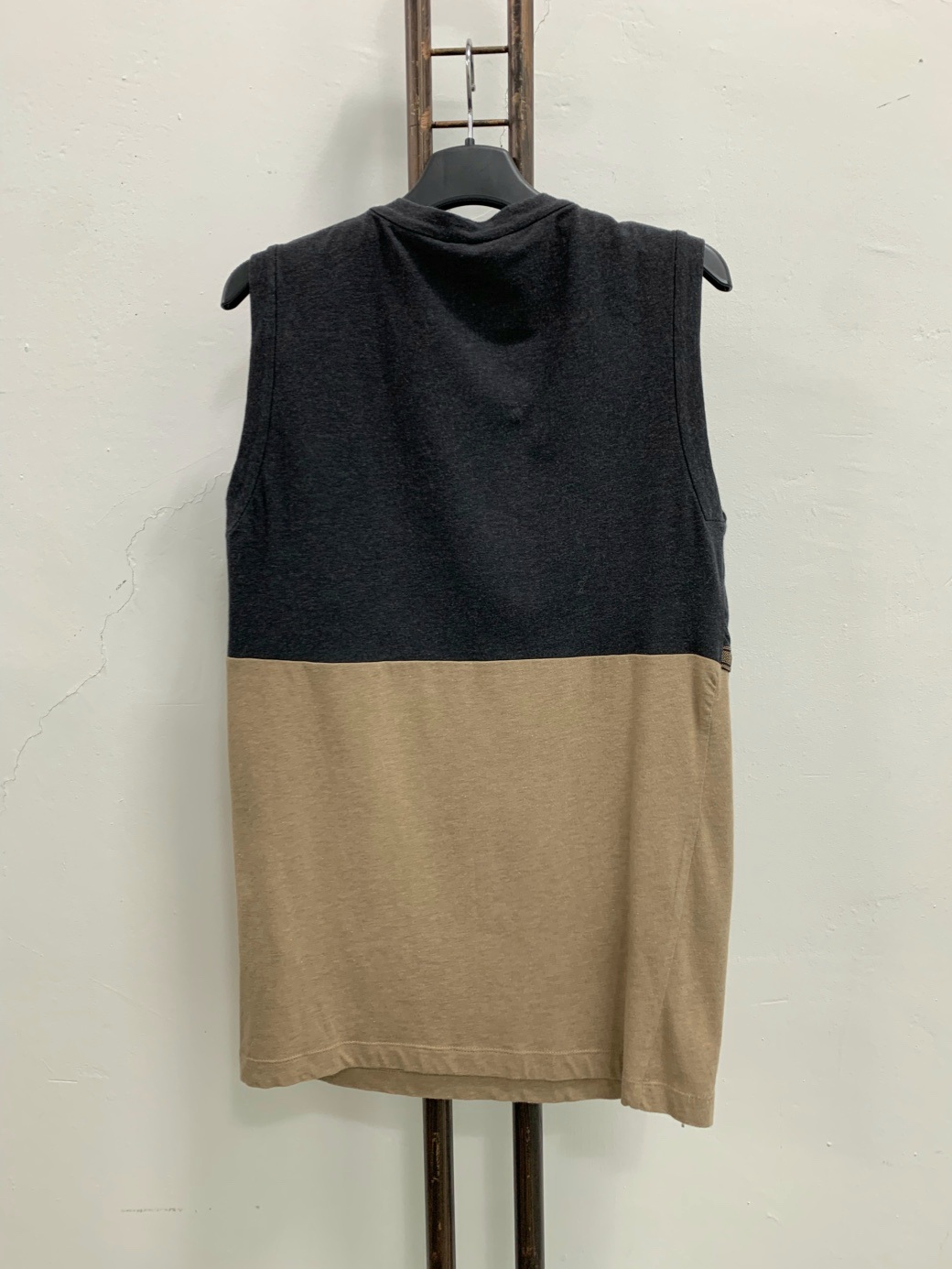 정품 브루넬로 쿠치넬리 민소매 티셔츠