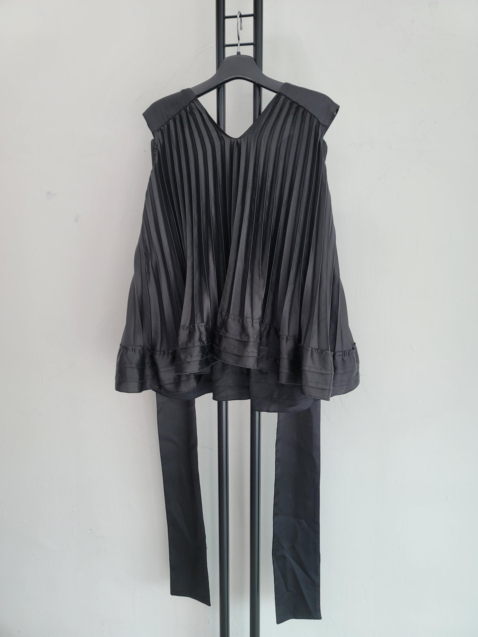 정품 로트레쇼츠 L'AUTRE CHOSE 블랙 플리츠 뷔스티에 롱 슬리브