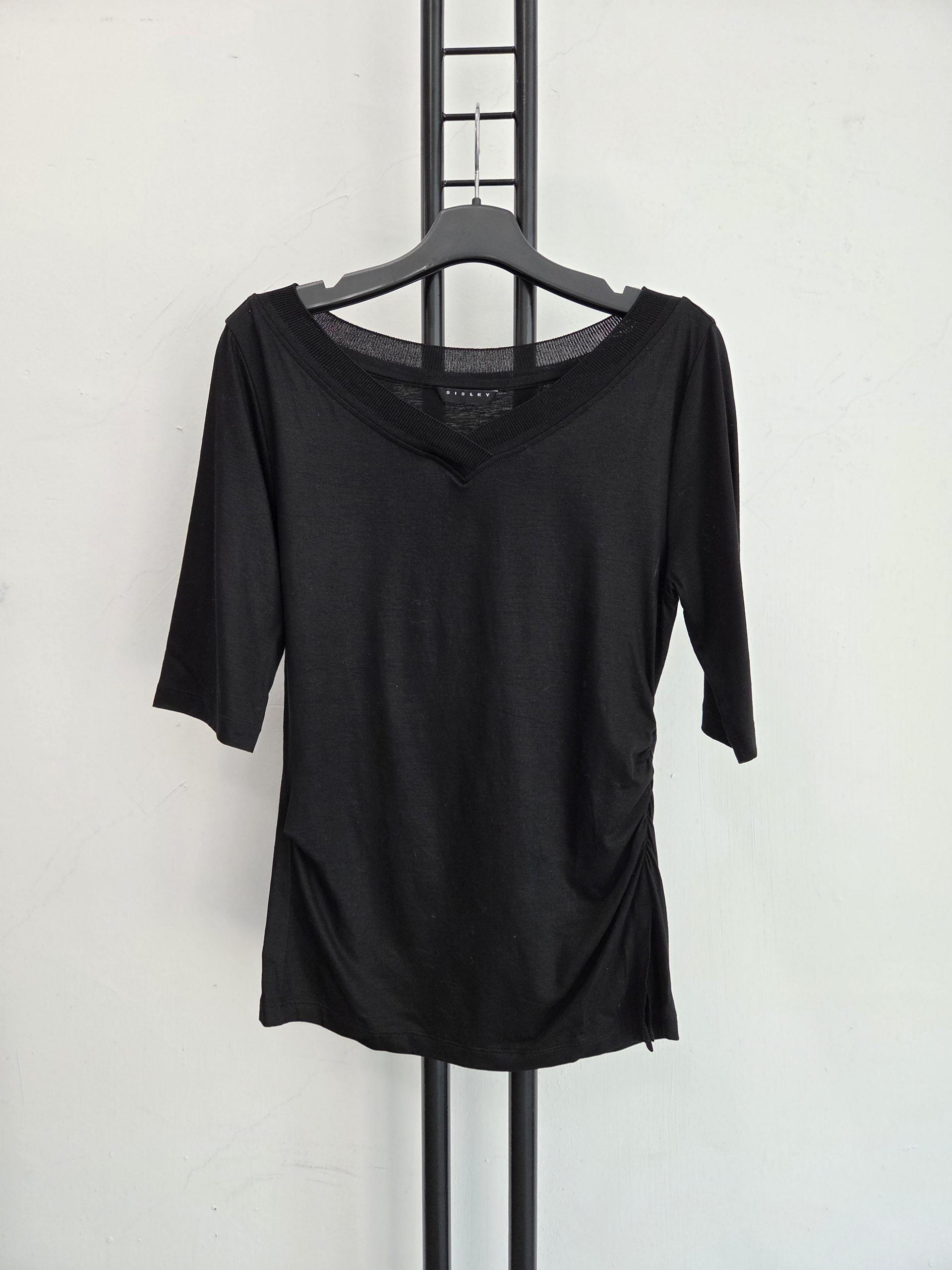 정품 시슬리 SISLEY 블랙 브이넥 티셔츠