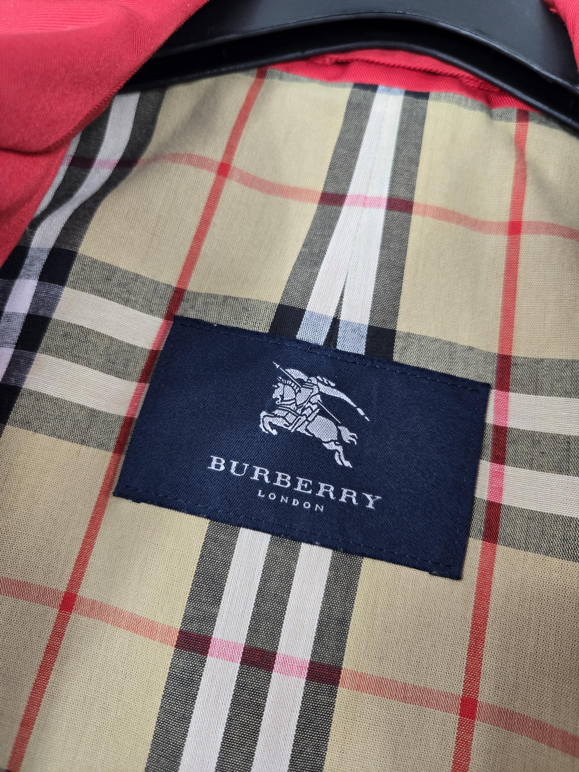 정품 버버리 BURBERRY 레드 트렌치 코트