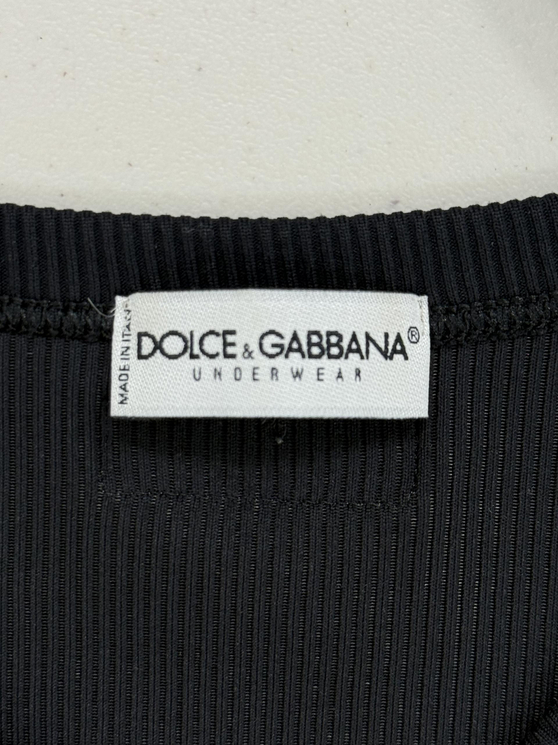 정품 돌체앤가바나 Dolce&Gabbana 블랙 반팔 브이넥 반팔
