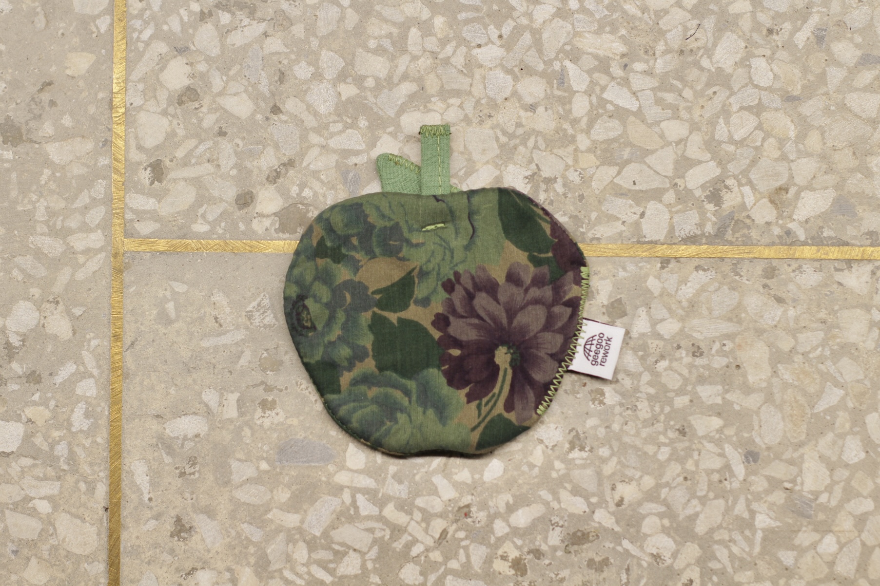 moss apple coaster