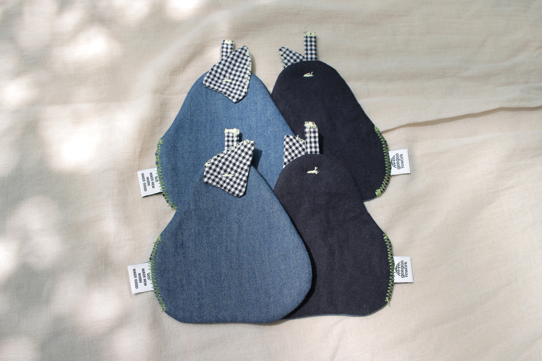 denim/ navy pear coaster