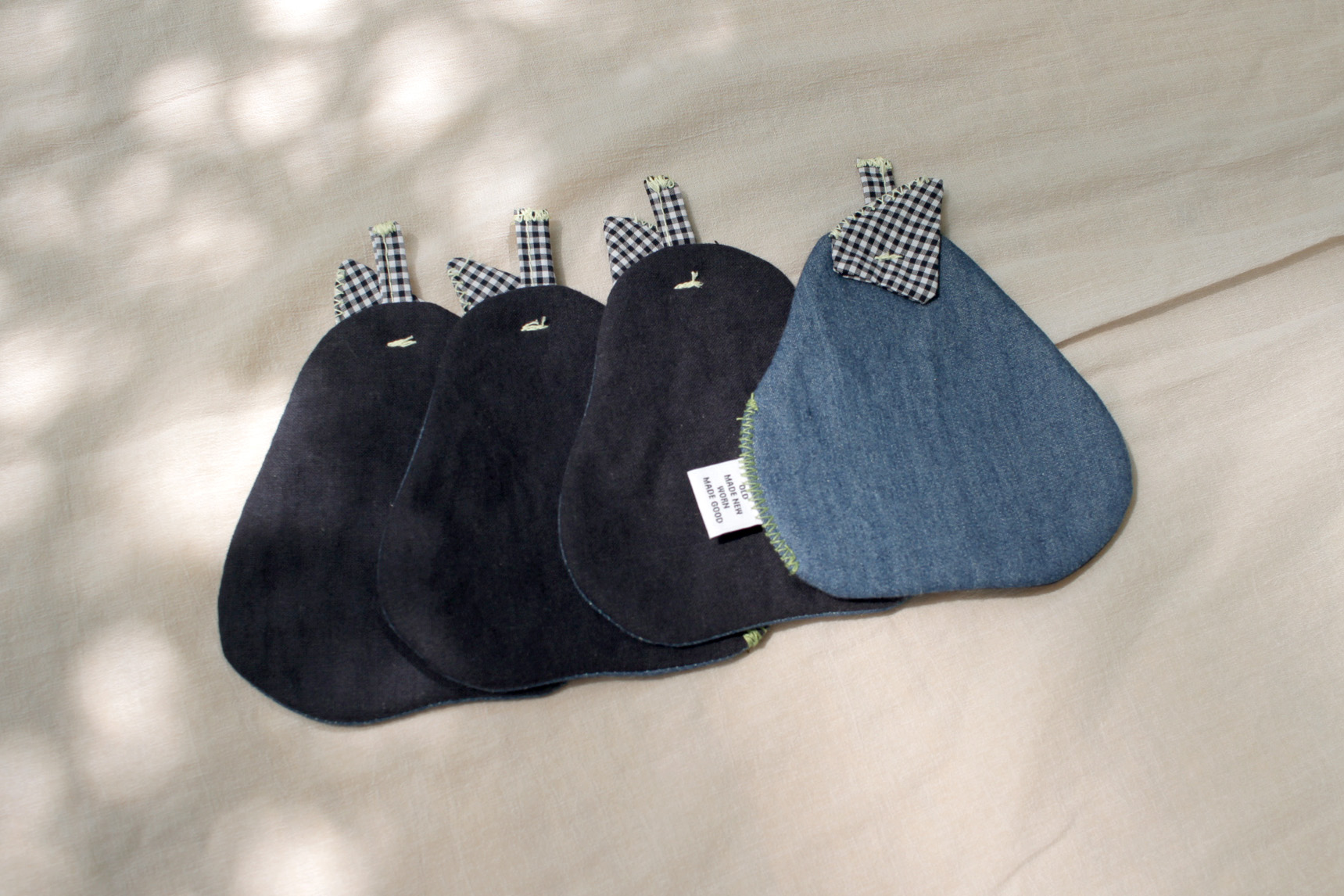 denim/ navy pear coaster