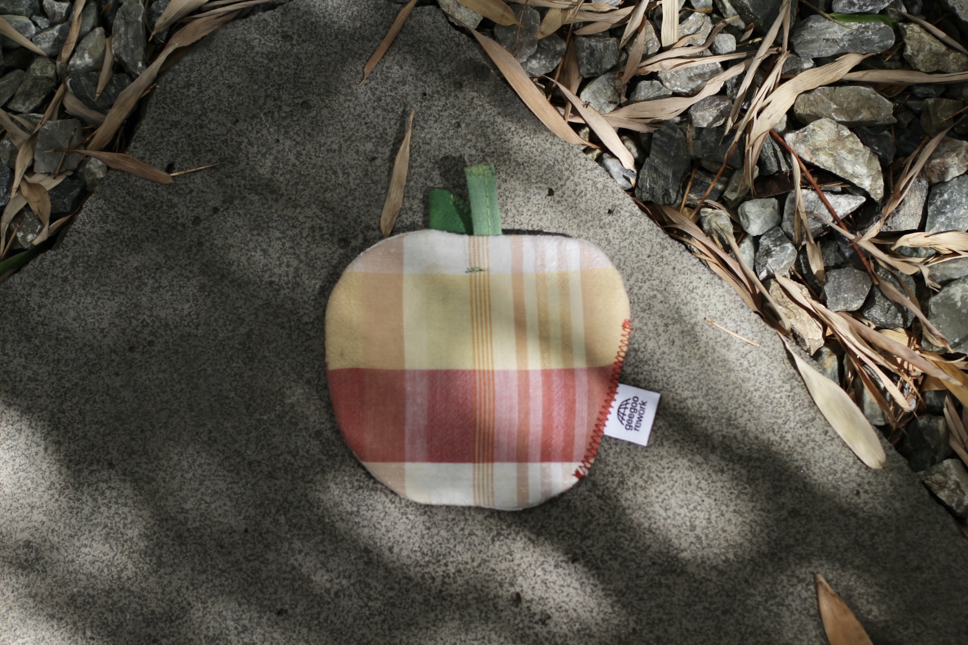 apple coaster