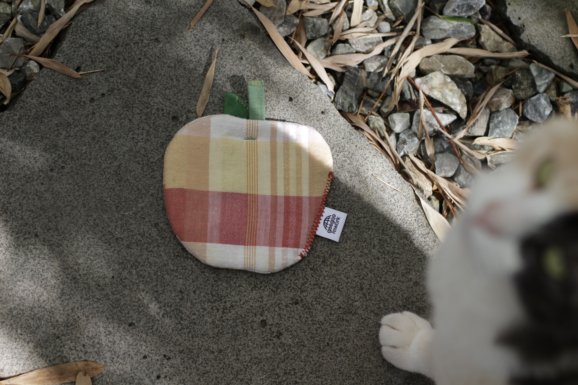 apple coaster