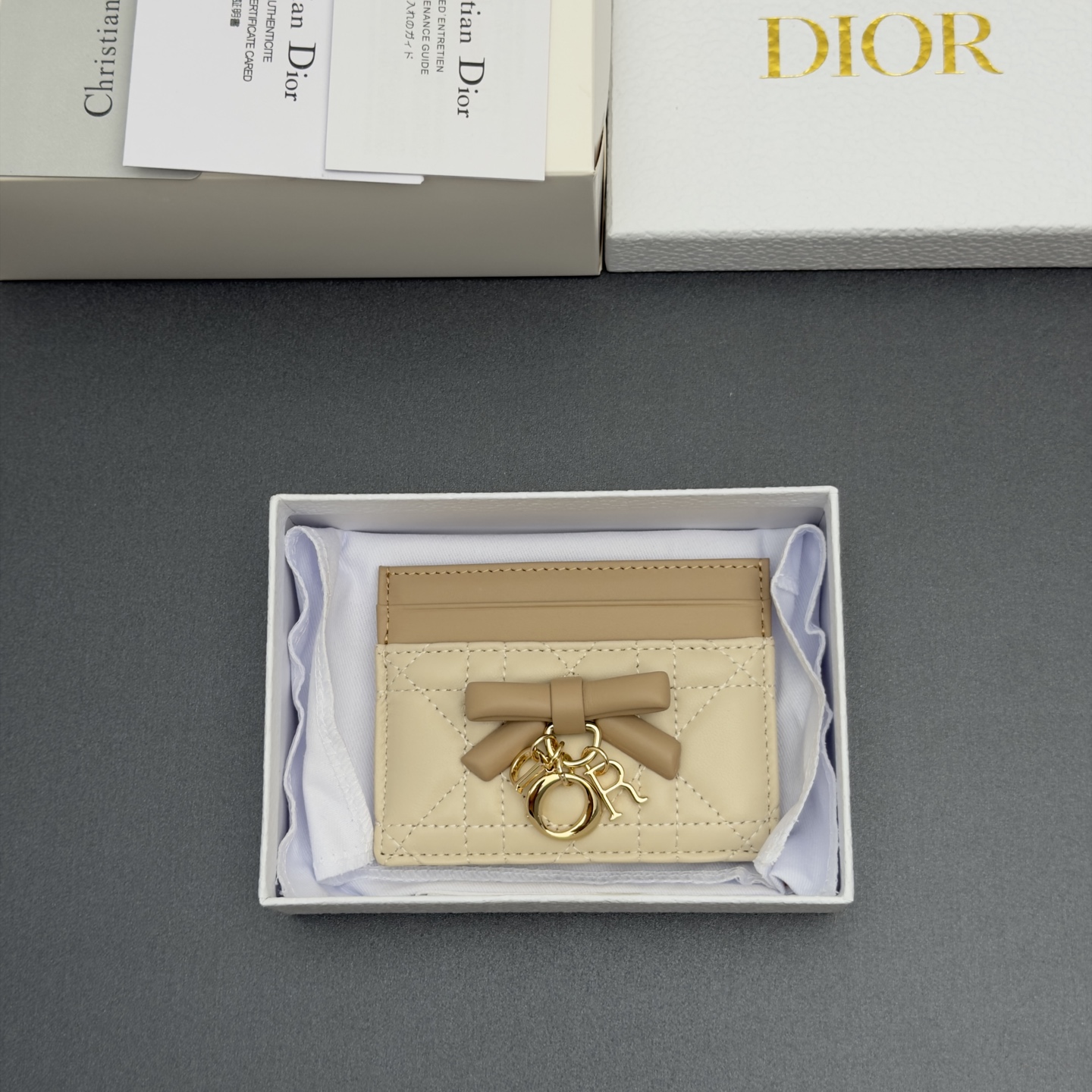 [Dior] 디올 Lady Freesia 레이디 프리지아 까나쥬 램스킨 카드 홀더 지갑
