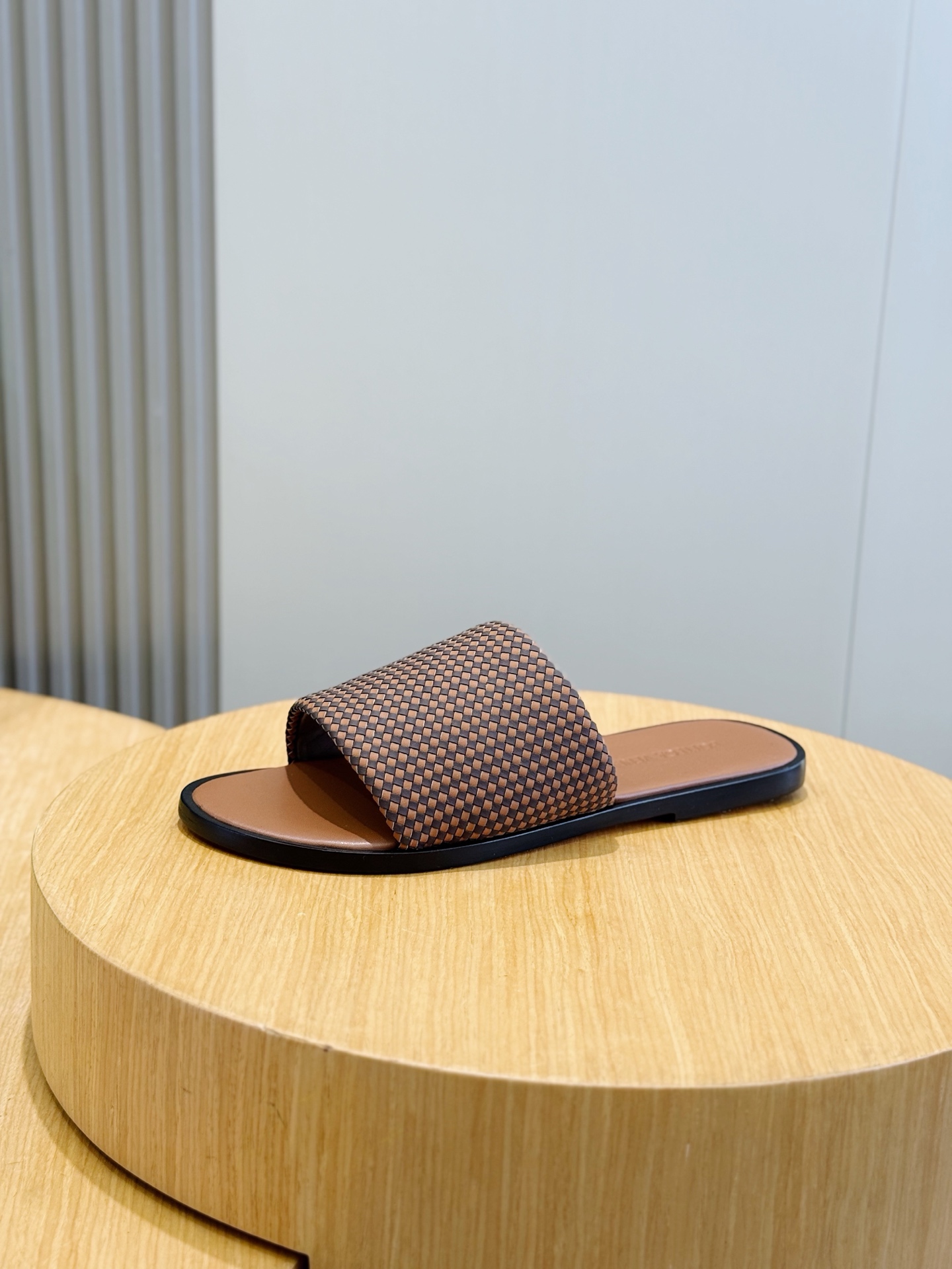 [Bottega Veneta] BV 보테가 베네타 맨즈 웨이브 레더 슬라이드 슬리퍼 신발
