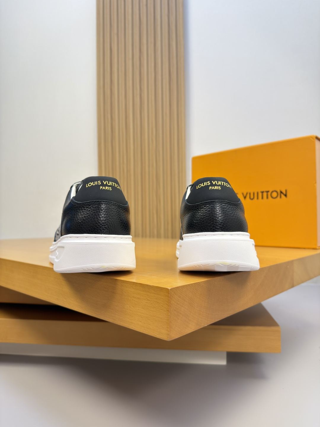 [Louis Vuitton] LV 루이비통 슈링크 & 워시드 데님 콤비 스니커즈 신발
