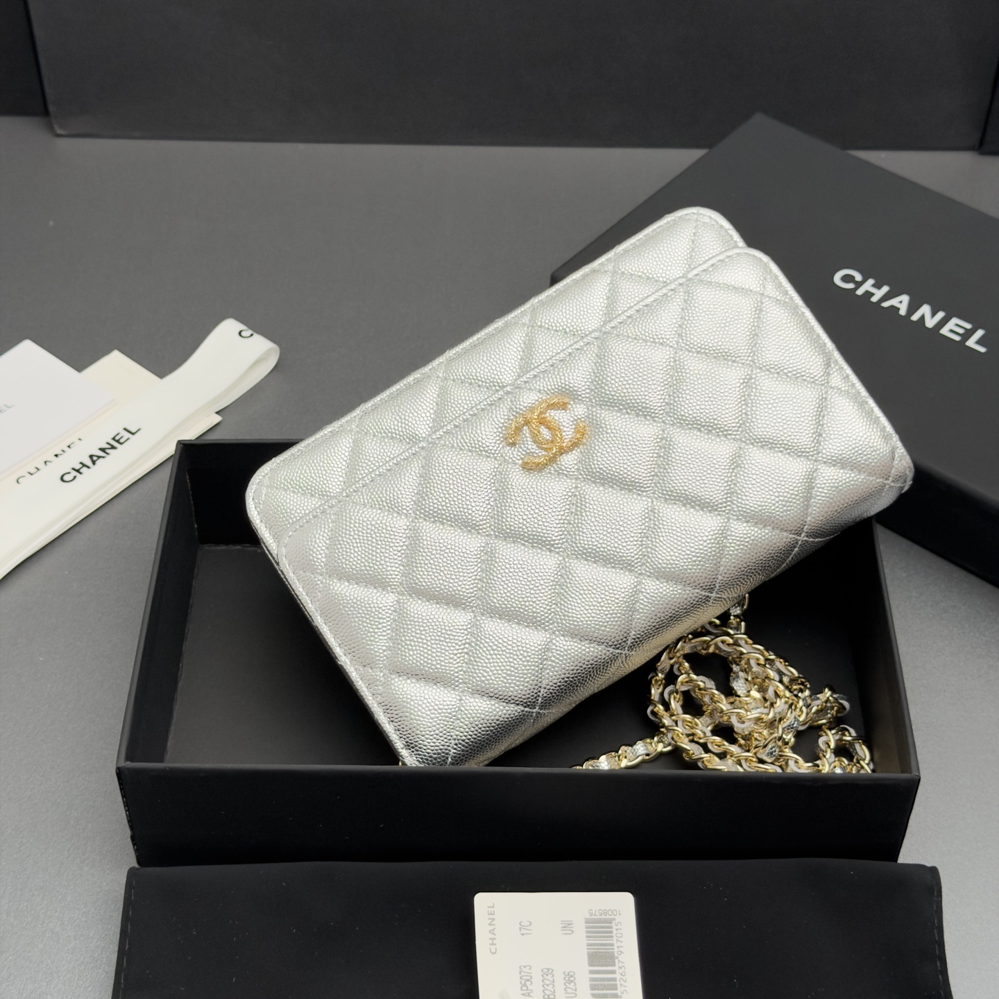 [Chanel] 샤넬 26SS 캐비어 멀티 젬스톤 체인 아코디언 플랩백 (WOC) 가방