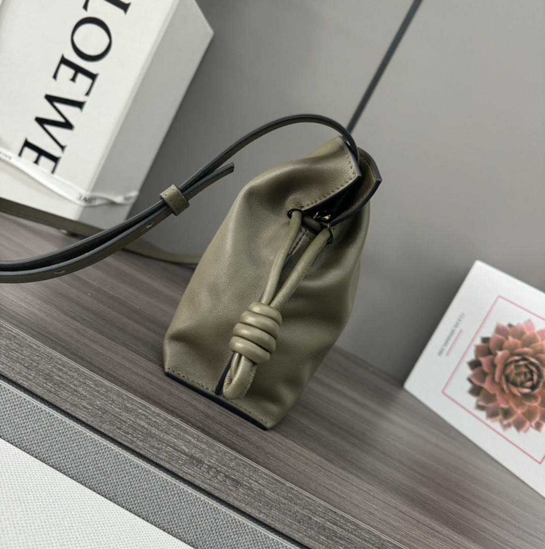 LOEWE 로에베 Flamenco 플라멩코 퍼스 나파 카프스킨 파우치 숄더백 가방