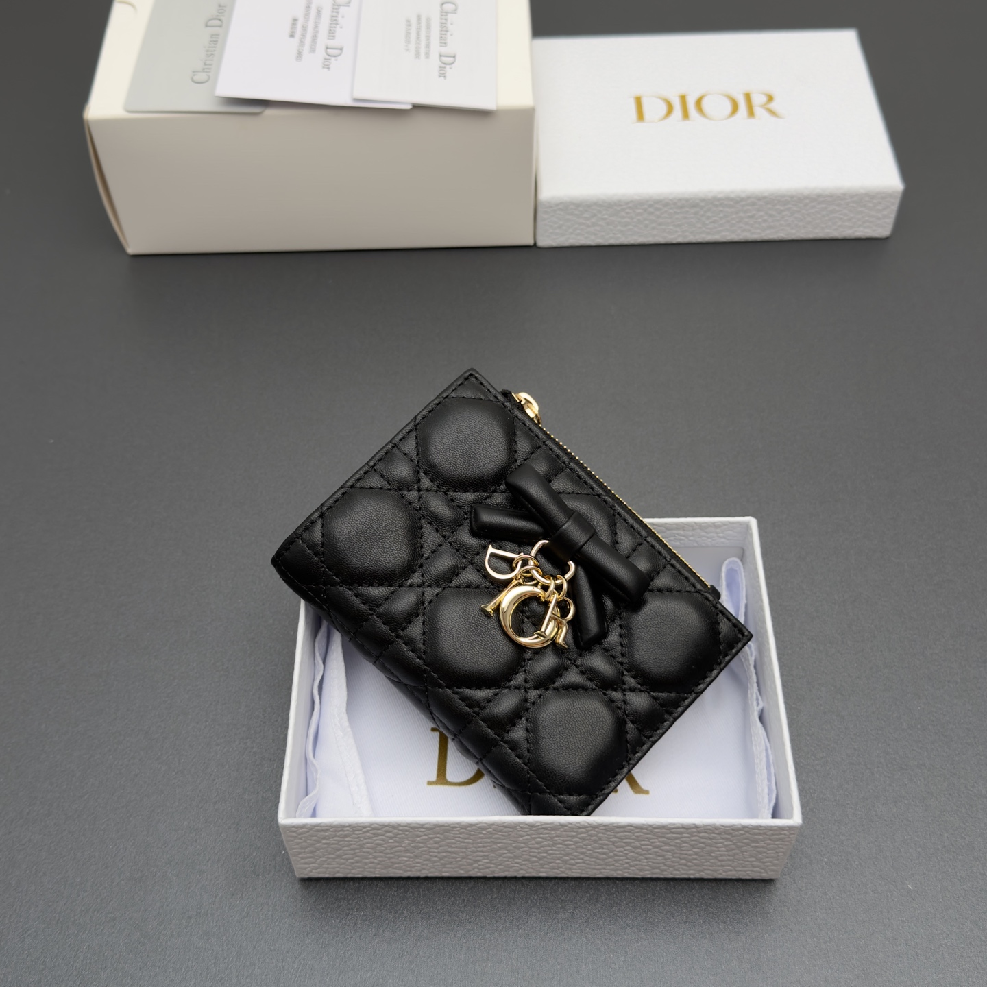 [Dior] 디올 Lady Dahlia 레이디 달리아 울트라 까나쥬 램스킨 미니 지갑 / S2605