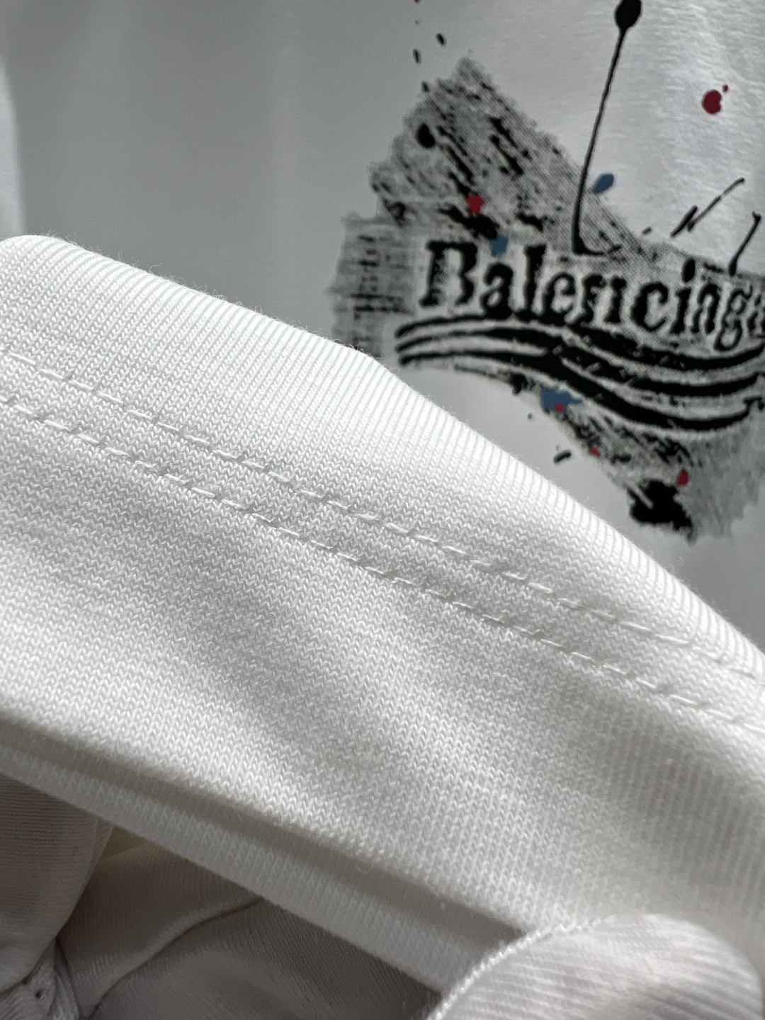 발렌시아가(BALENCIAGA) 그래피티 레터링 반팔 티셔츠 상의 의류