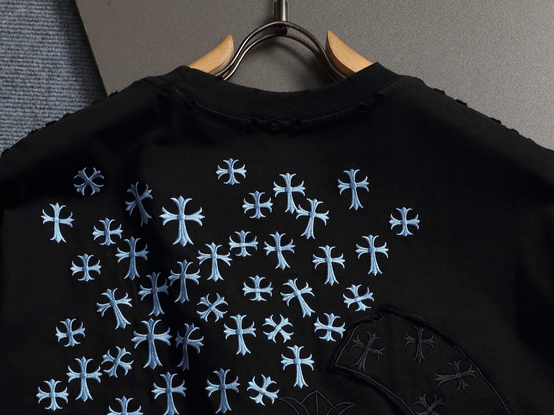 크롬하츠(CHROME HEARTS) 크로스 패치 자수 반팔 티셔츠 상의 의류