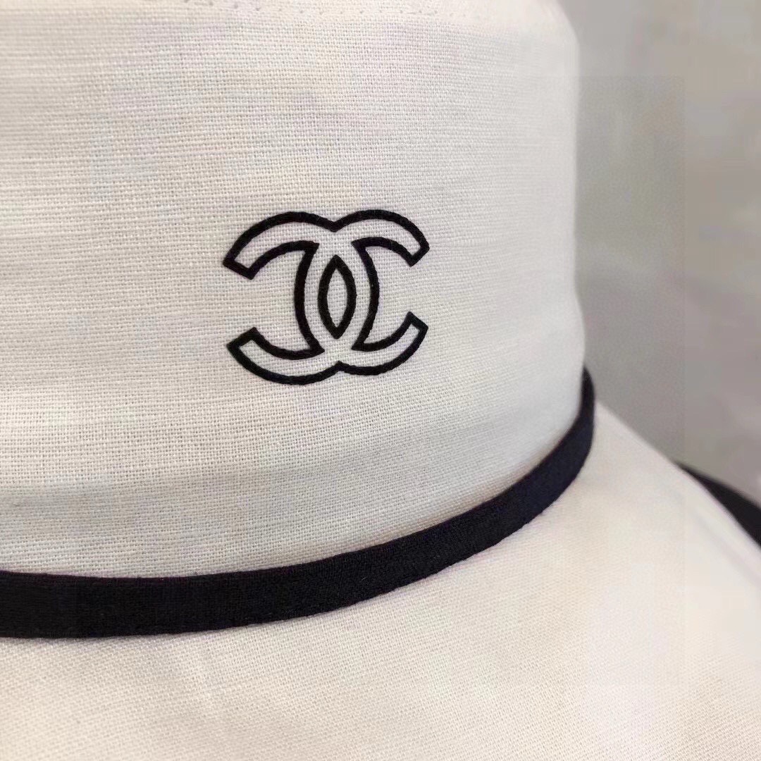 샤넬(CHANEL) 와이드 브림 버킷햇 모자