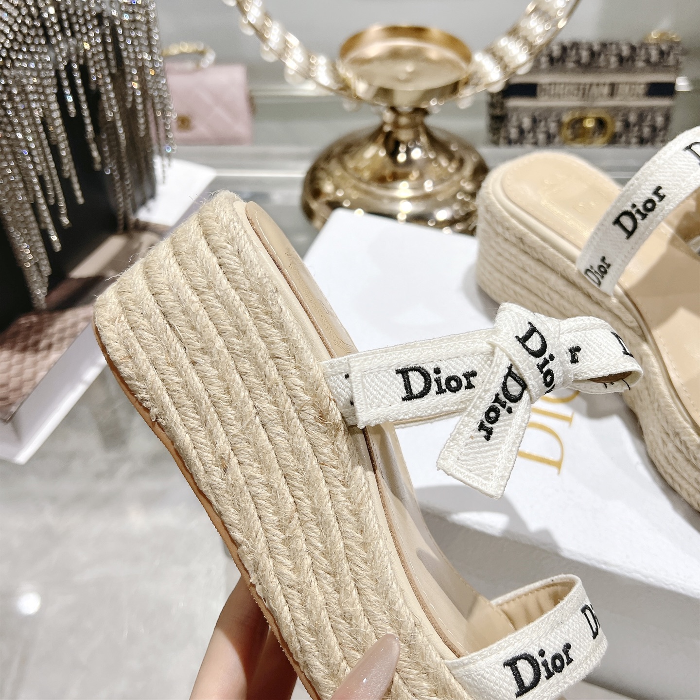 디올(DIOR) 로고 리본 더블 스트랩 플랫폼 슬리퍼 신발