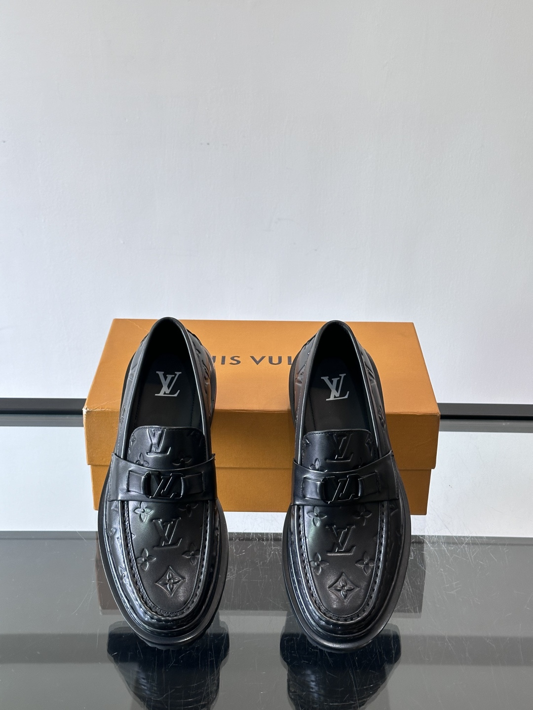 [Louis Vuitton] LV 루이비통 모노그램 레더 로퍼 구두 신발