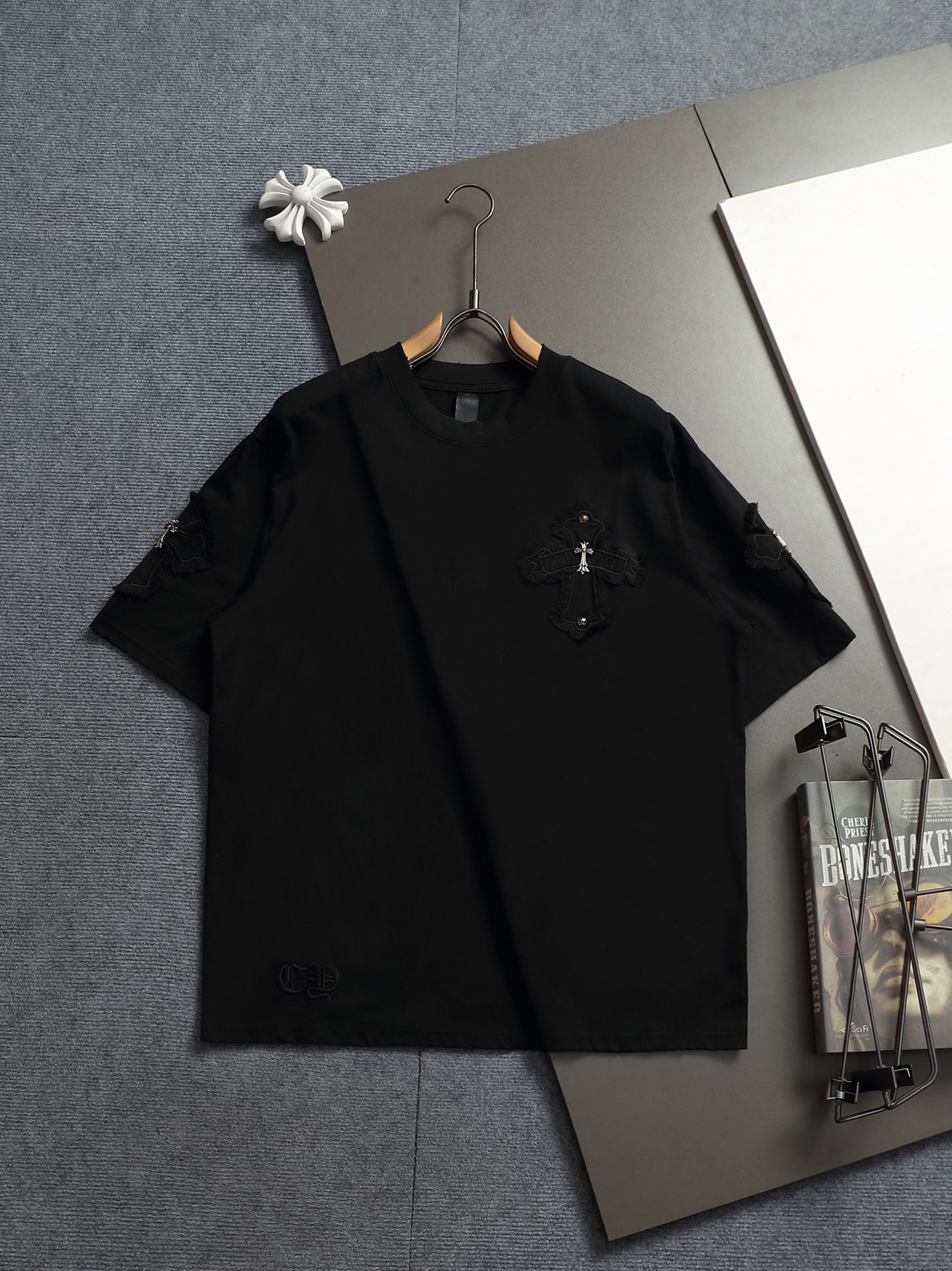 크롬하츠(CHROME HEARTS) 크로스 패치 자수 반팔 티셔츠 상의 의류