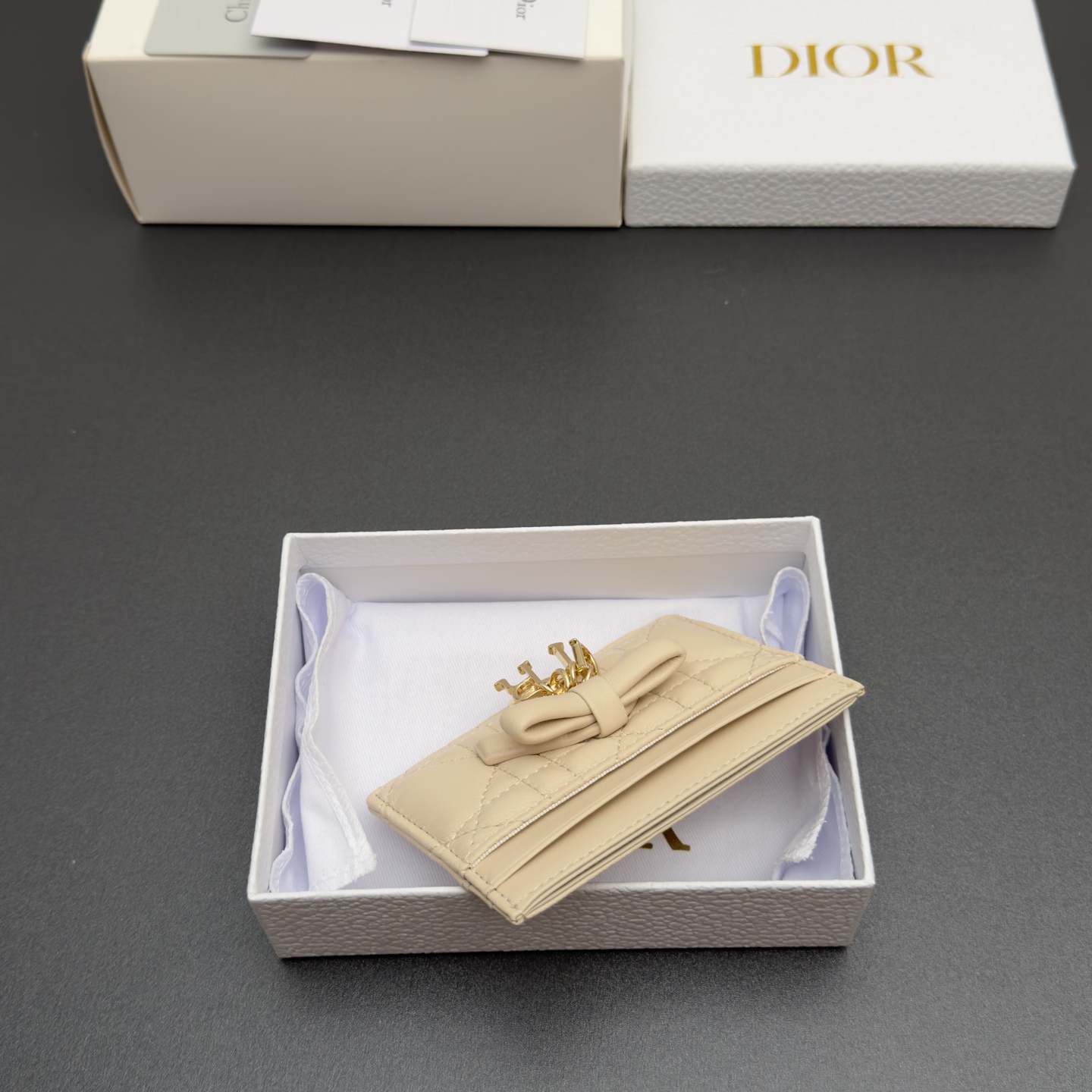 [Dior] 디올 Lady Freesia 레이디 프리지아 까나쥬 램스킨 카드 홀더 지갑
