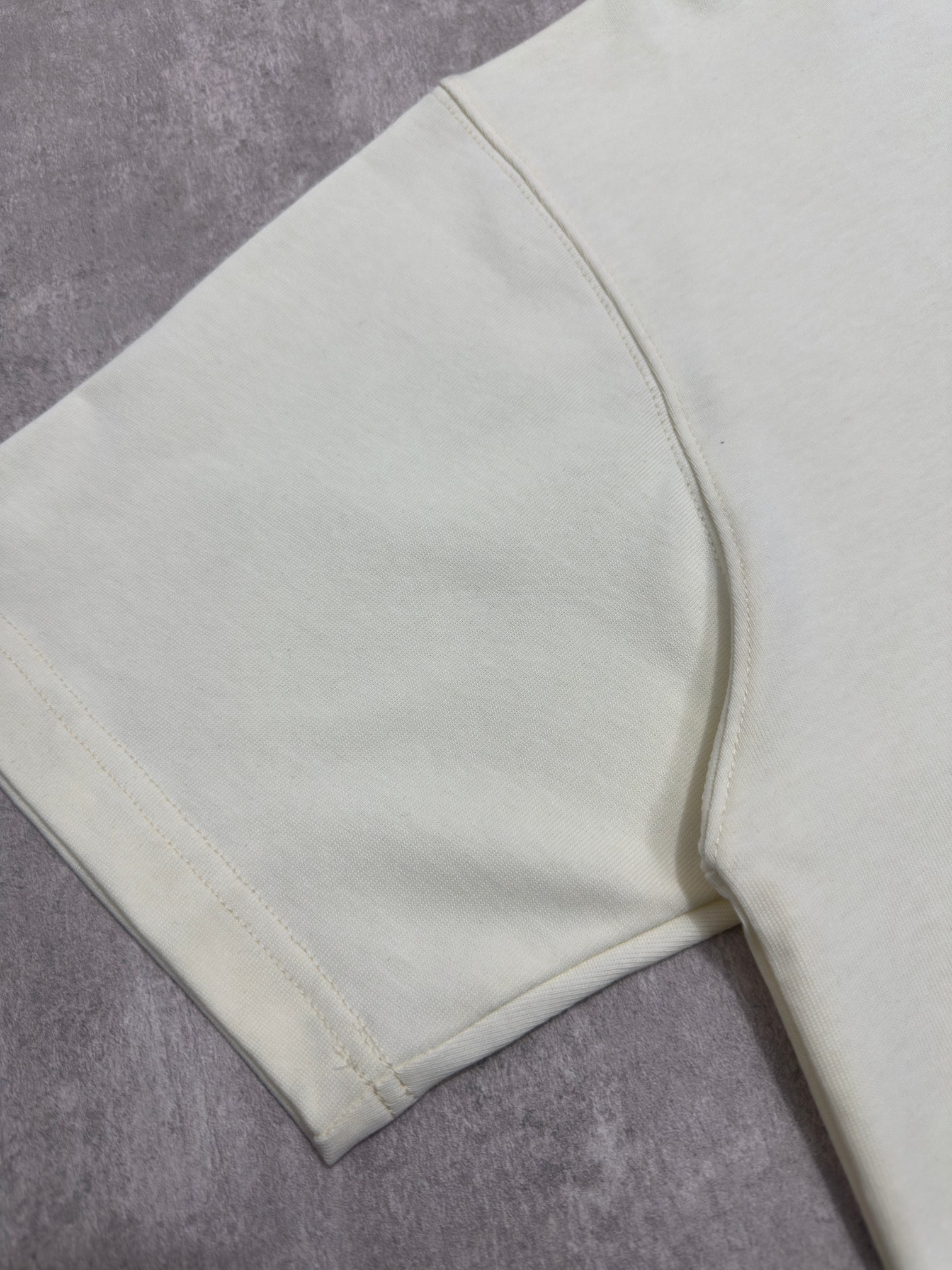 구찌(GUCCI) 레터링 프린트 반팔 티셔츠 의류