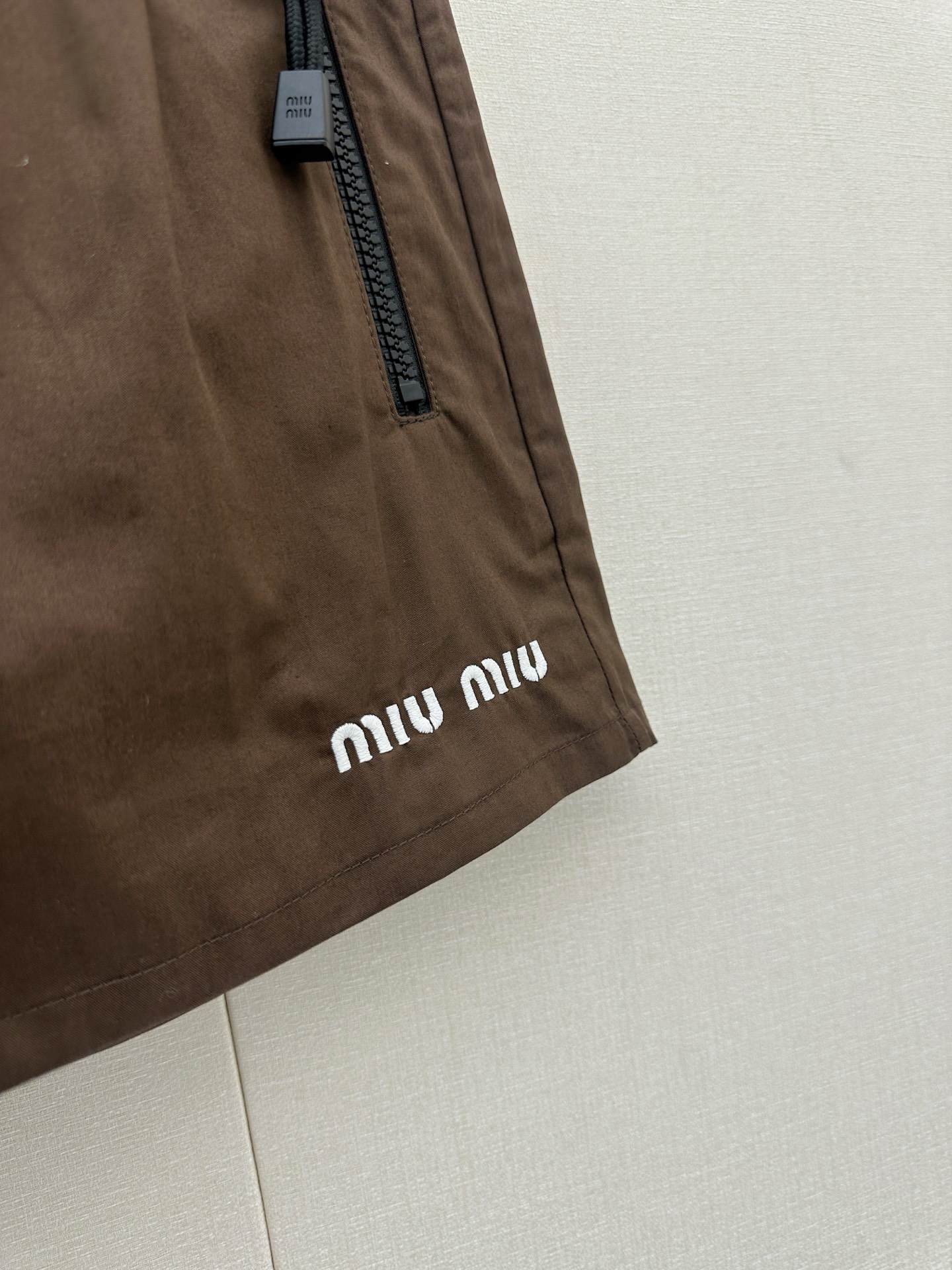 미우미우(MIU MIU) 드로스트링 밴딩 쇼츠 하의 의류