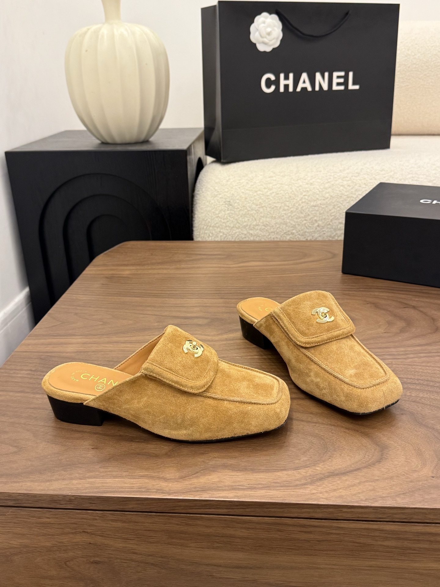 샤넬(CHANEL) 스퀘어토 미들굽 슬리퍼 신발