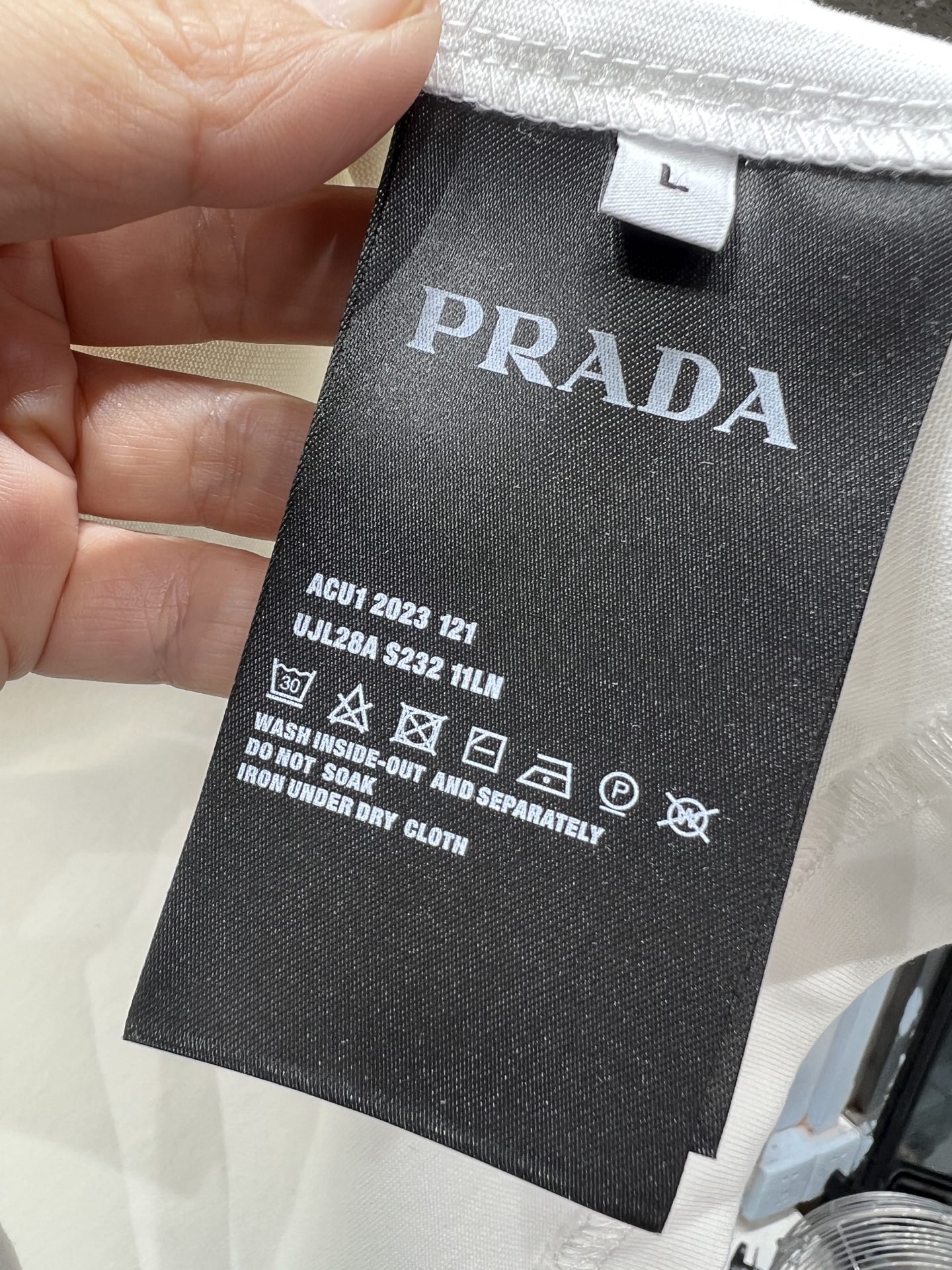 프라다(PRADA) 인물 프린트 반팔 티셔츠 상의 의류